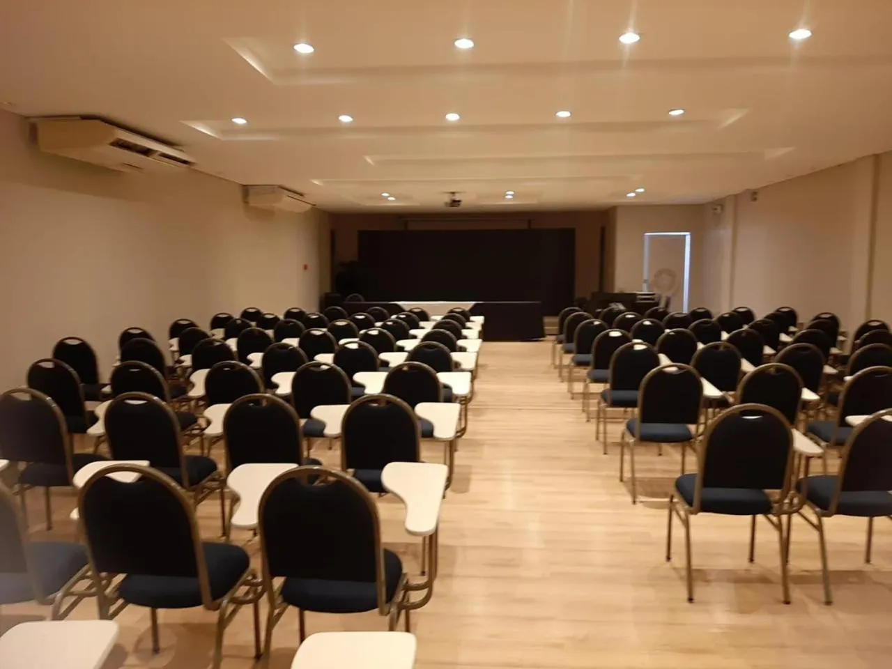 Meeting/conference room in Maximus Business by - Easy Hotéis