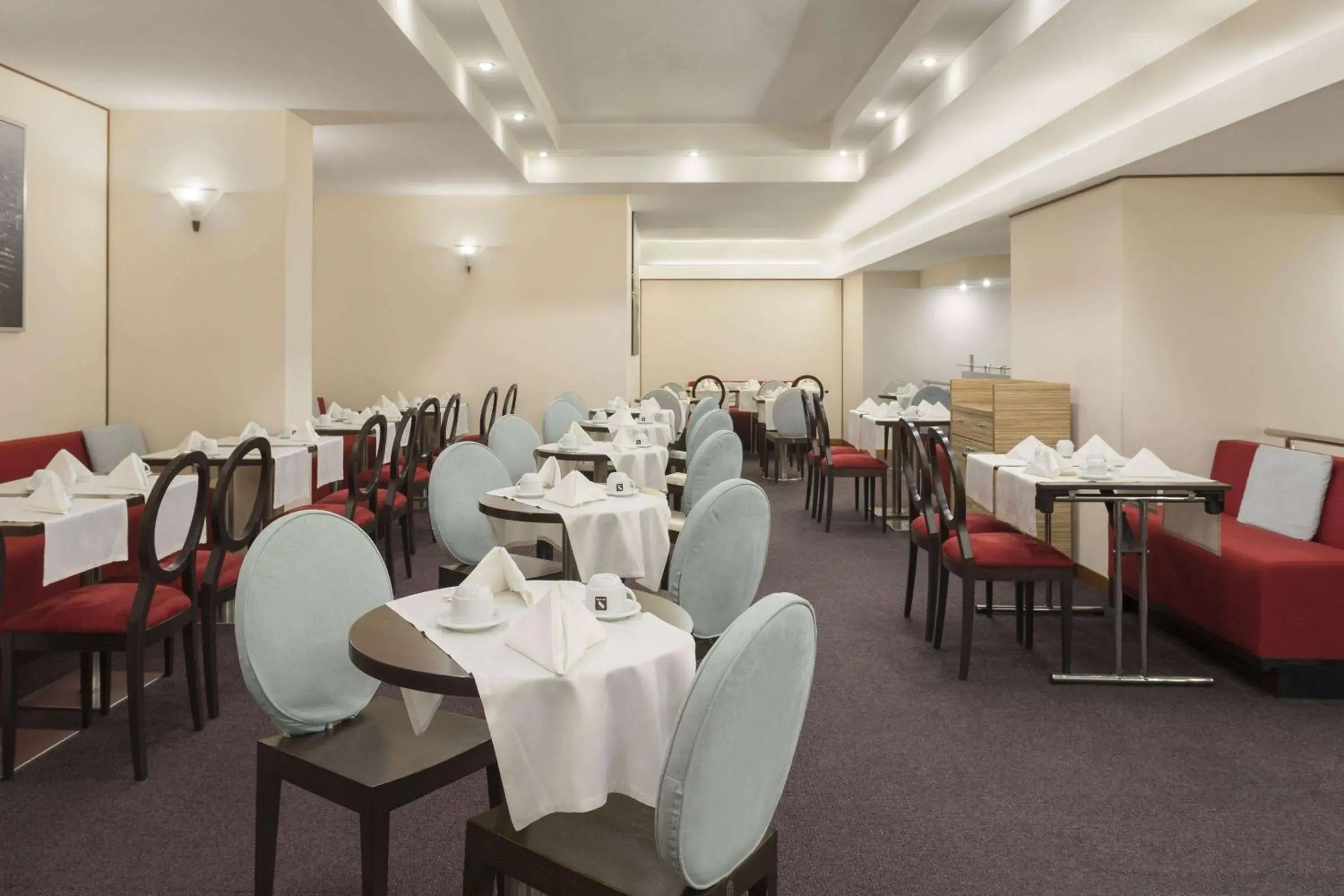 Restaurant/places to eat in Ramada by Wyndham Bucharest Parc Hotel Restaurant/places to eat in Ramada by Wyndham Bucharest Parc Hotel