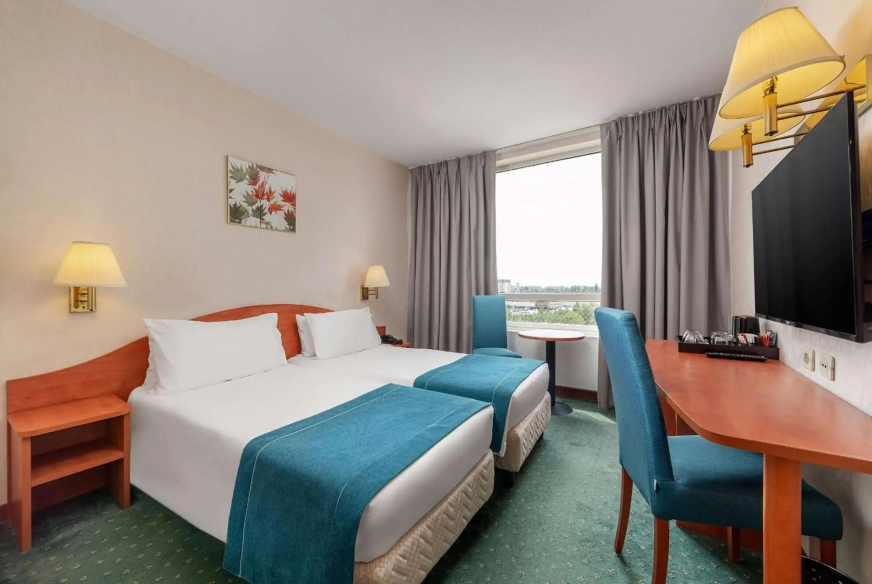 Photo of the whole room in Ramada by Wyndham Bucharest Parc Hotel Photo of the whole room in Ramada by Wyndham Bucharest Parc Hotel