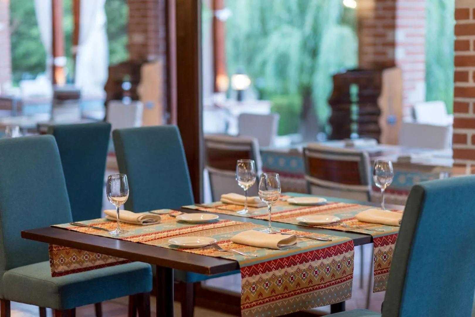Restaurant/places to eat in Ramada by Wyndham Bucharest Parc Hotel