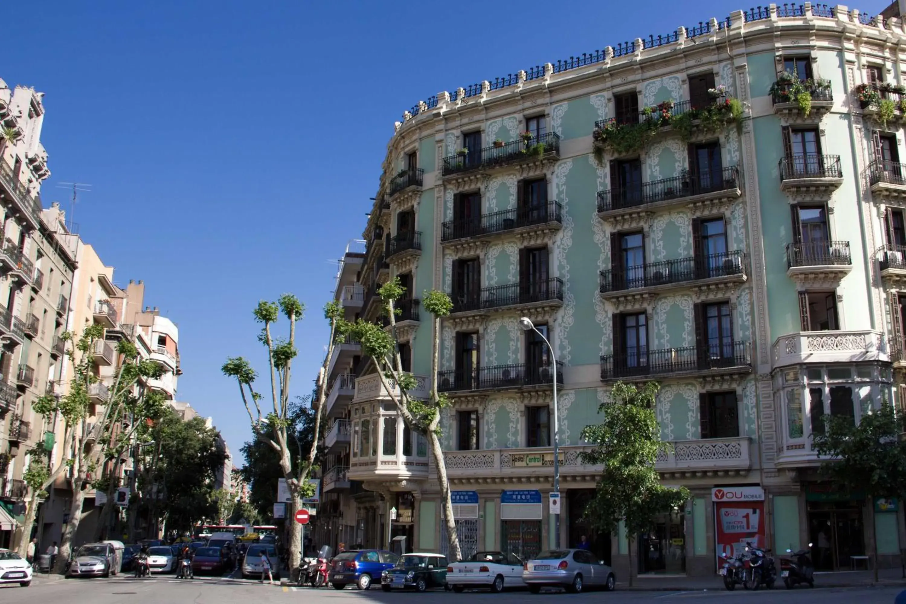 Property building in Hostalin Barcelona Diputacion Property building in Hostalin Barcelona Diputacion