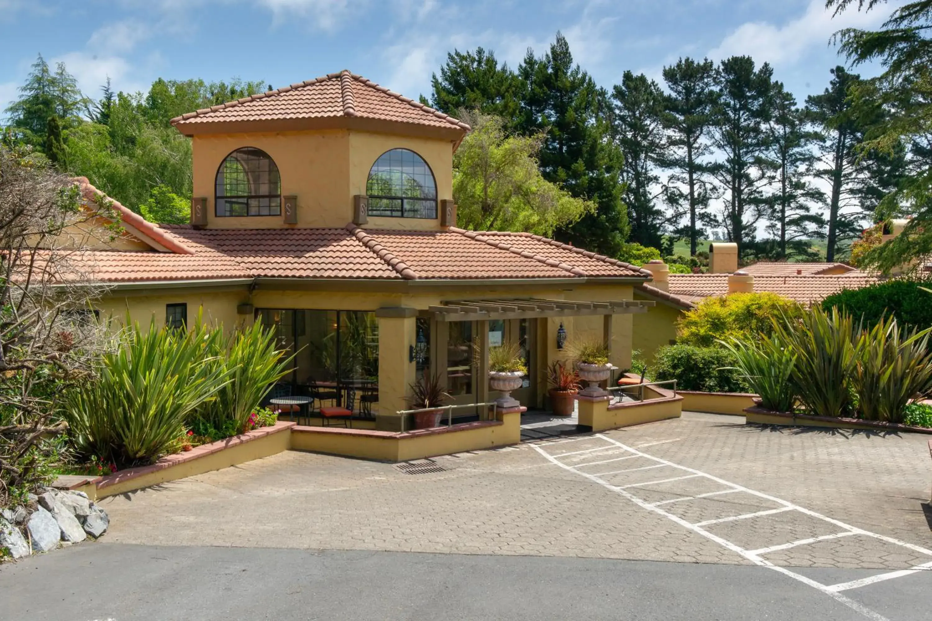 Property building in Sonoma Coast Villa Property building in Sonoma Coast Villa