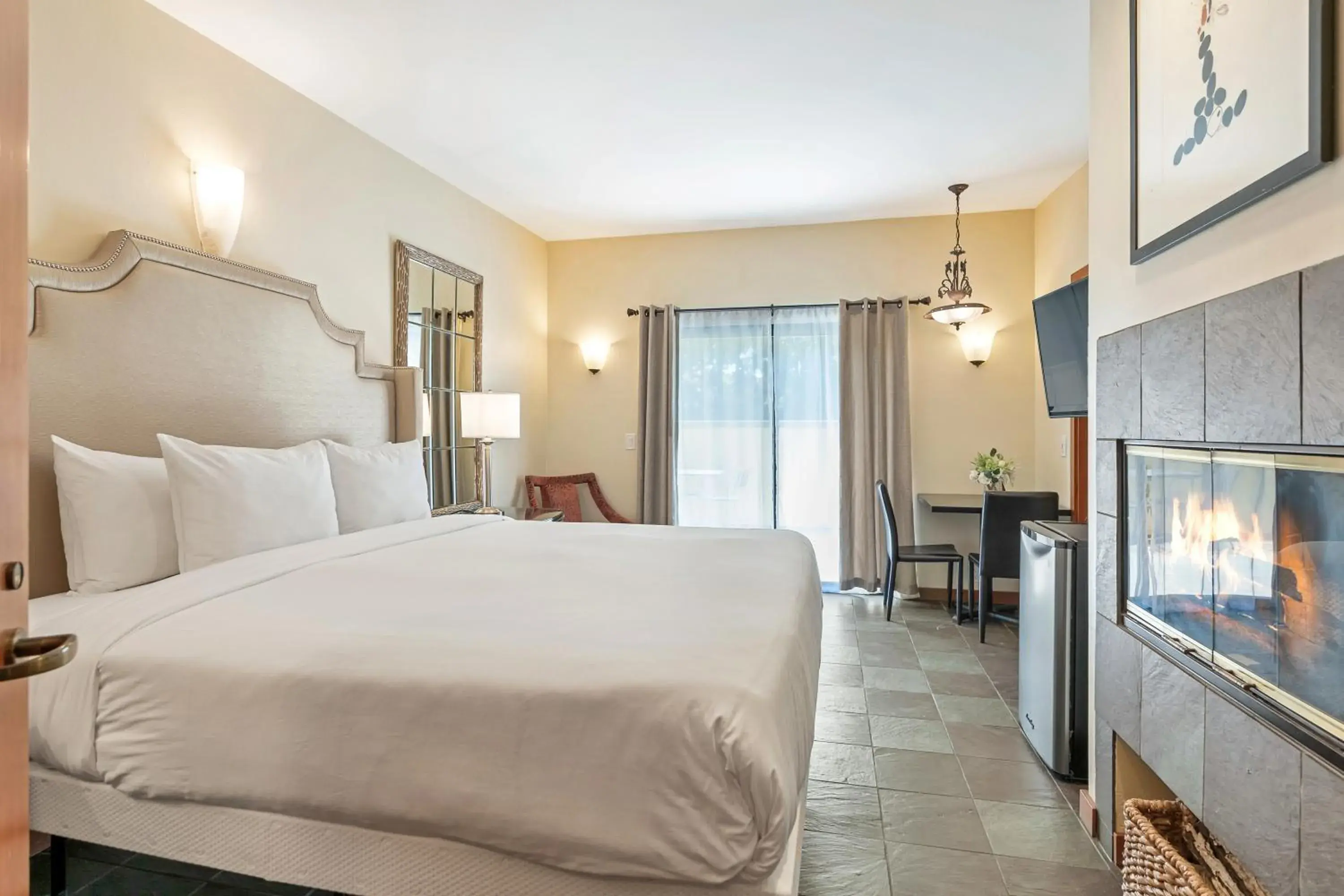 King Room in Sonoma Coast Villa King Room in Sonoma Coast Villa