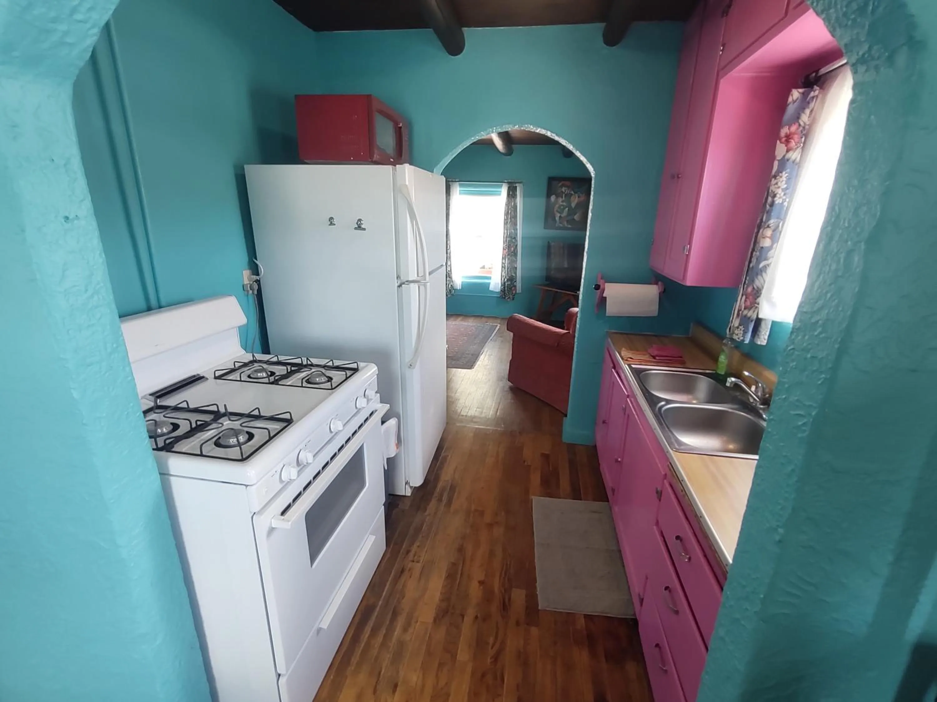 Kitchen or kitchenette in Pelican Spa