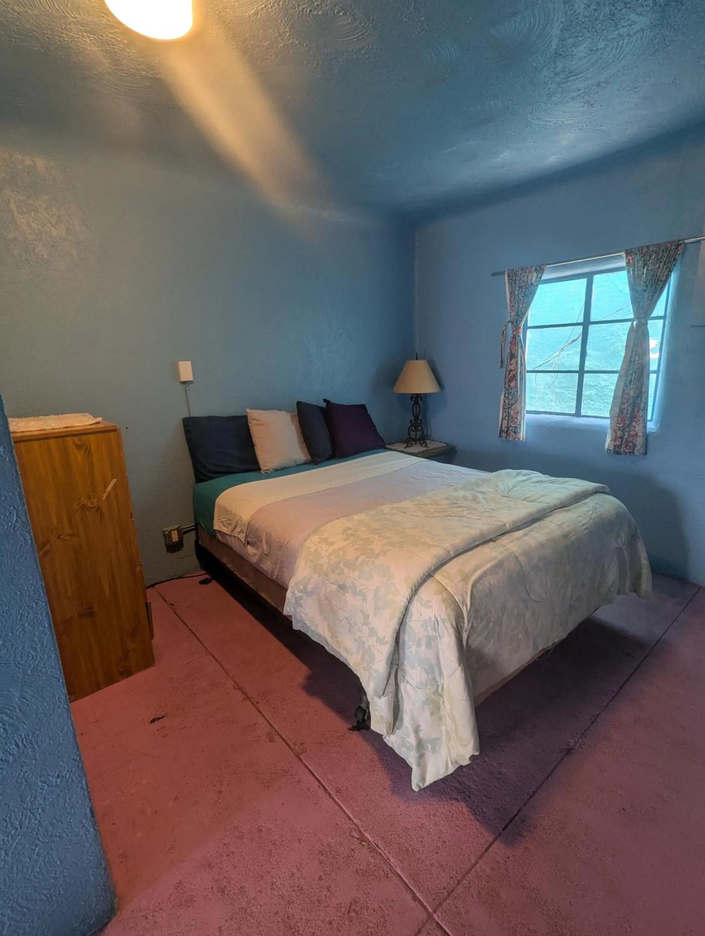 Bedroom, Bed in Pelican Spa