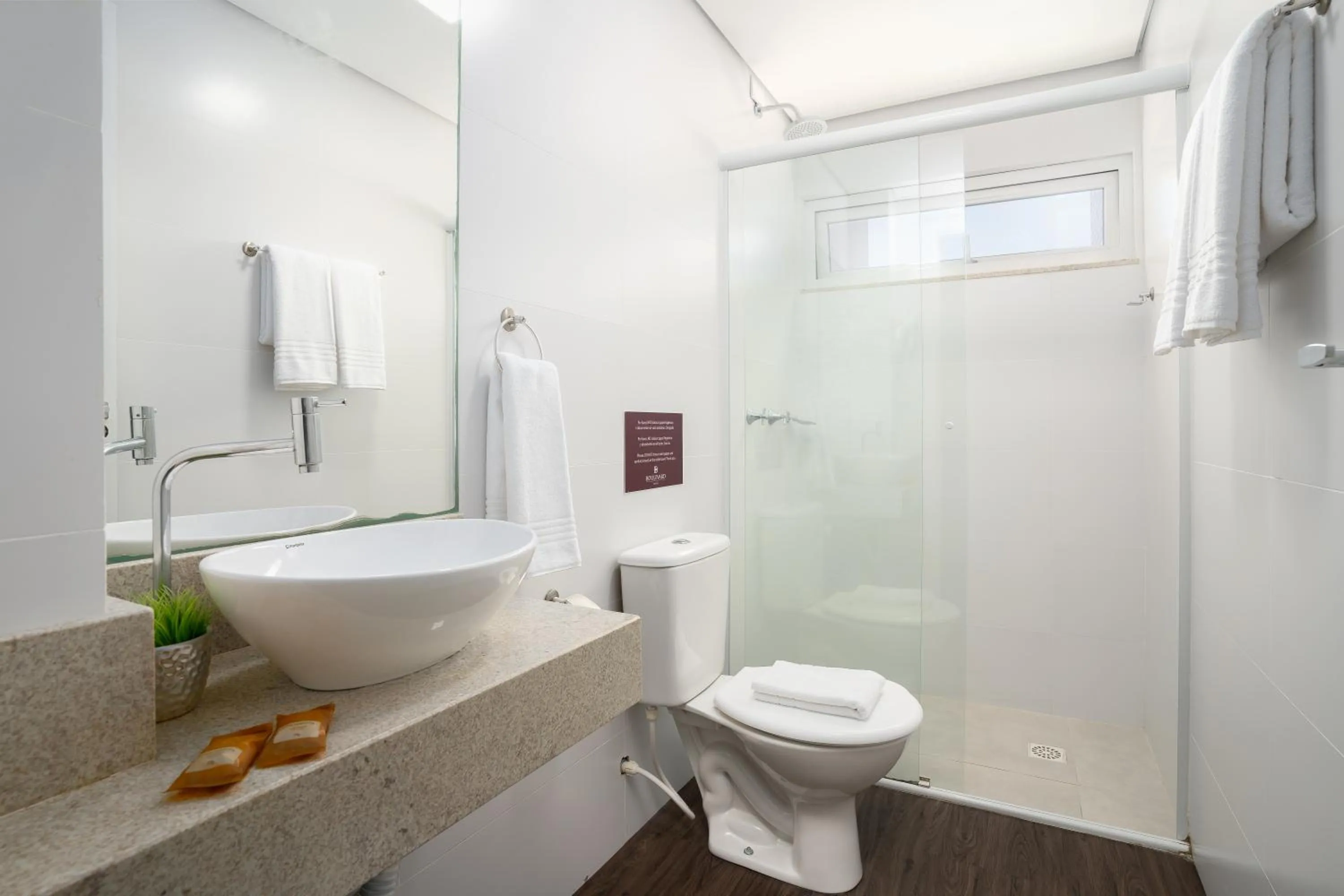 Bathroom in Boulevard Beach Canasvieiras Hotel
