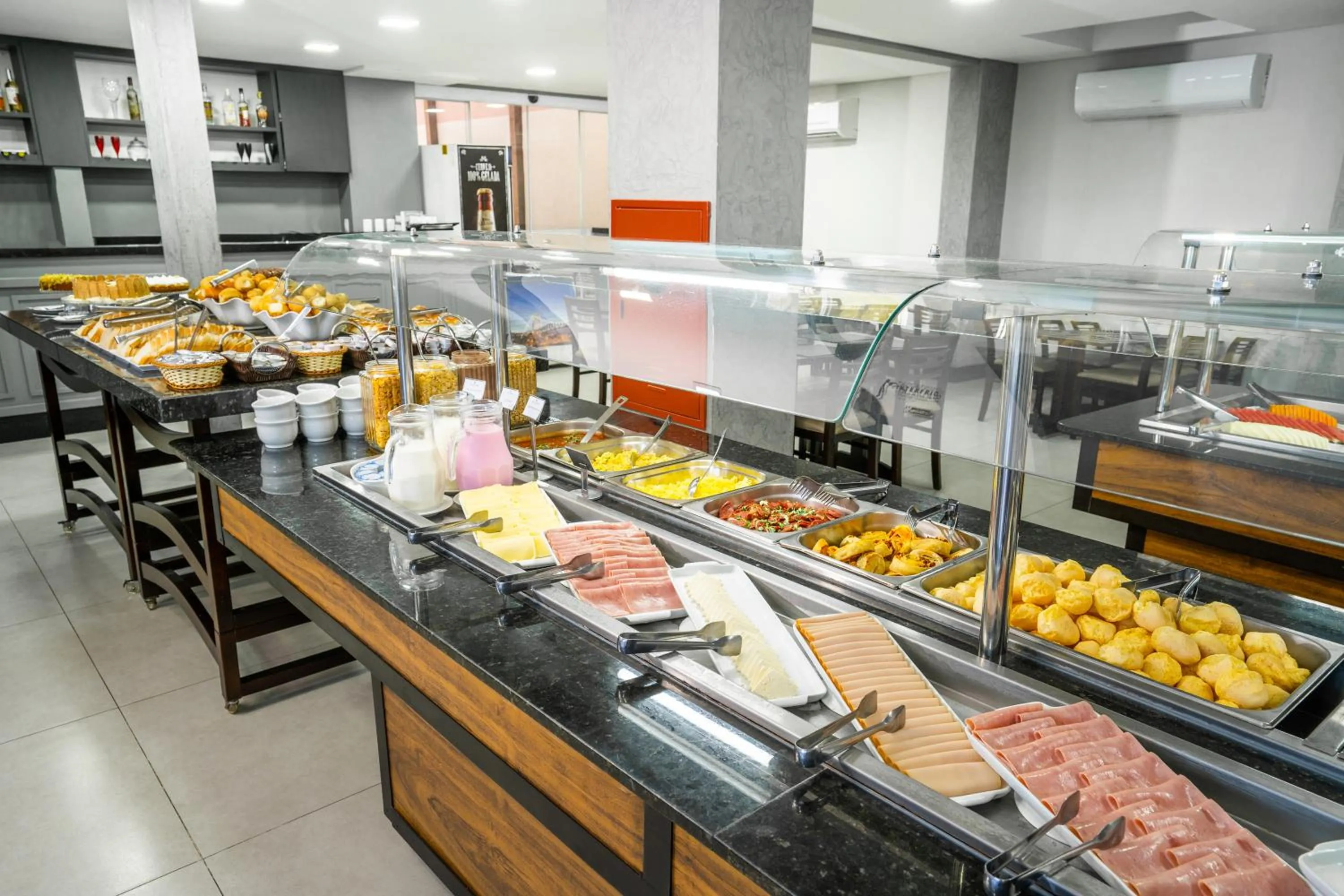 Buffet breakfast in Boulevard Beach Canasvieiras Hotel