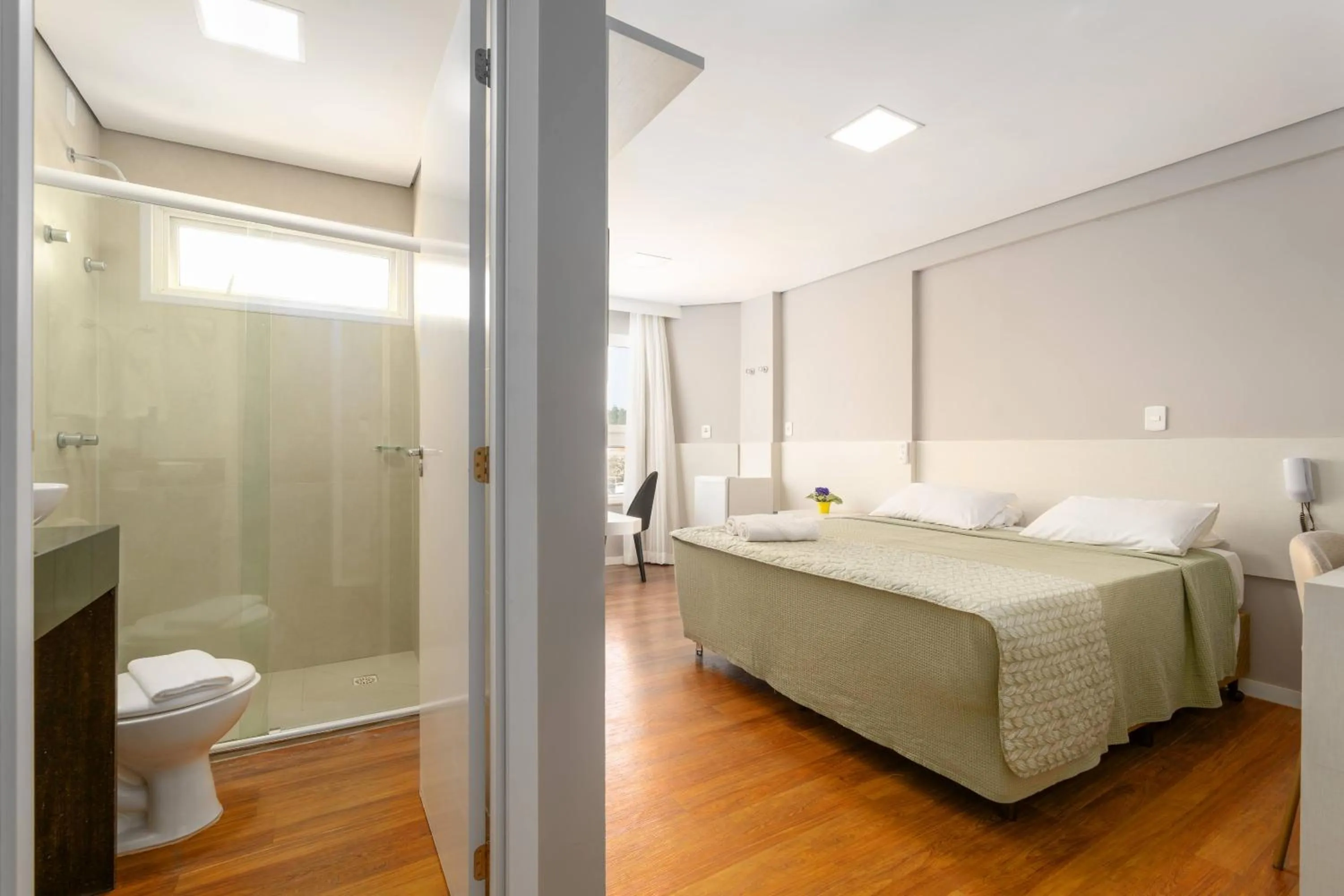 Bedroom, Bed in Boulevard Beach Canasvieiras Hotel