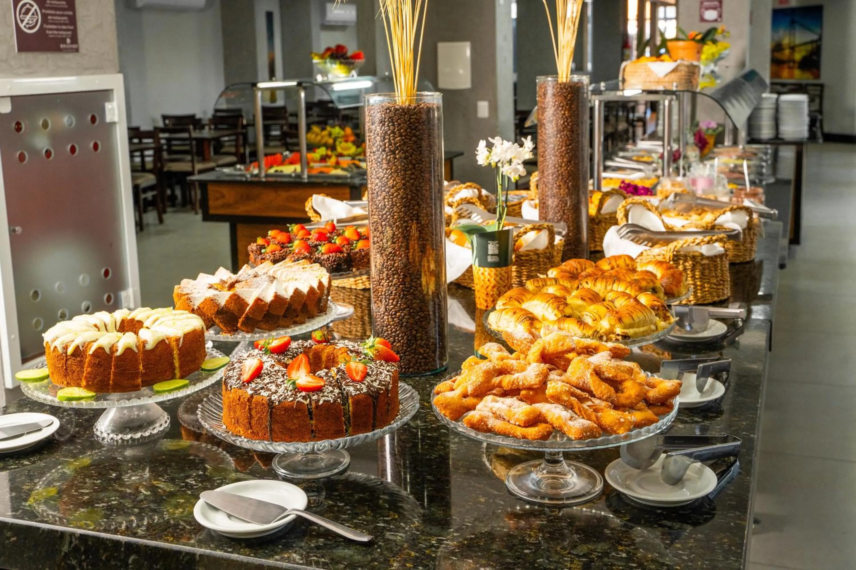 Buffet breakfast in Boulevard Beach Canasvieiras Hotel