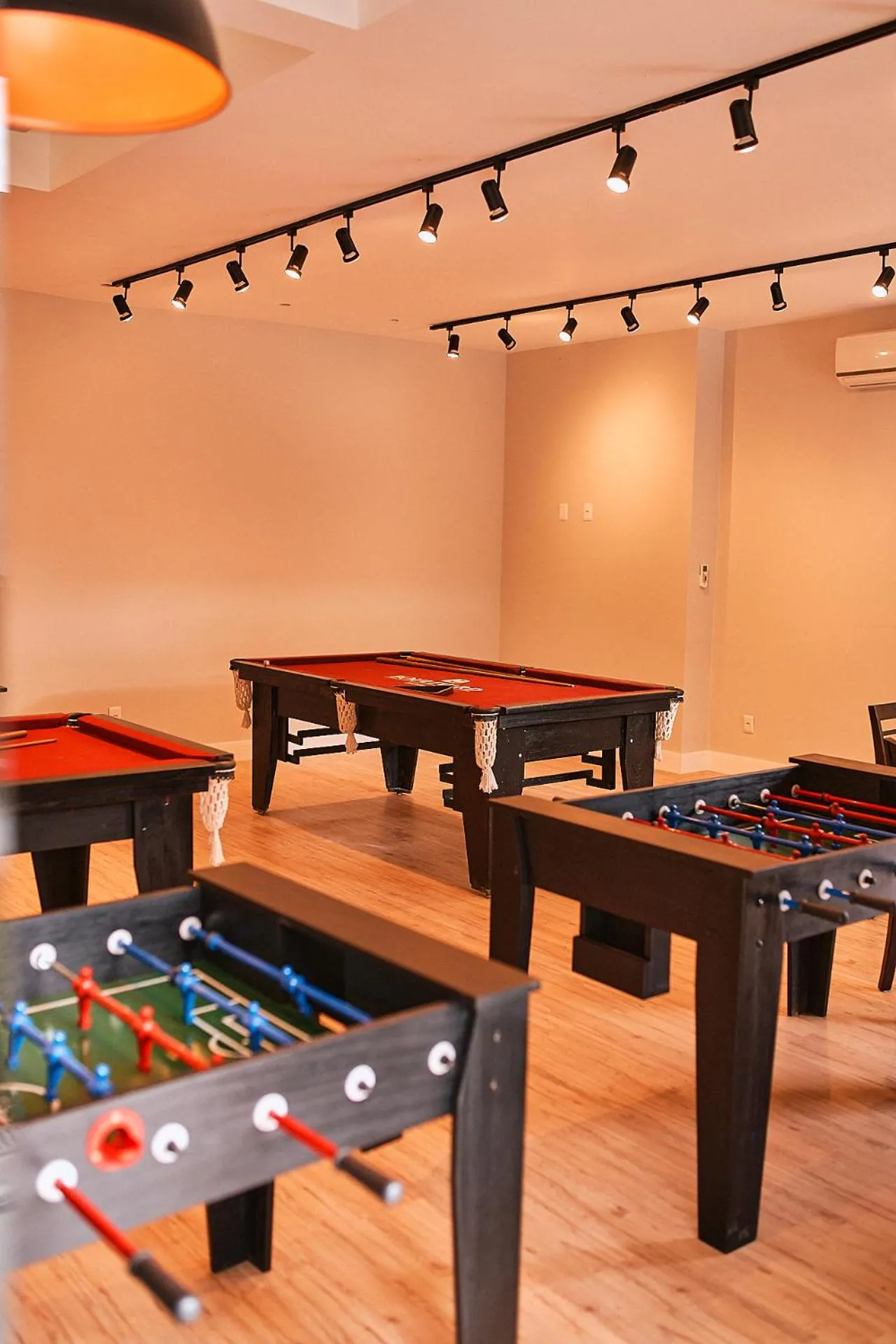 Billiard in Boulevard Beach Canasvieiras Hotel