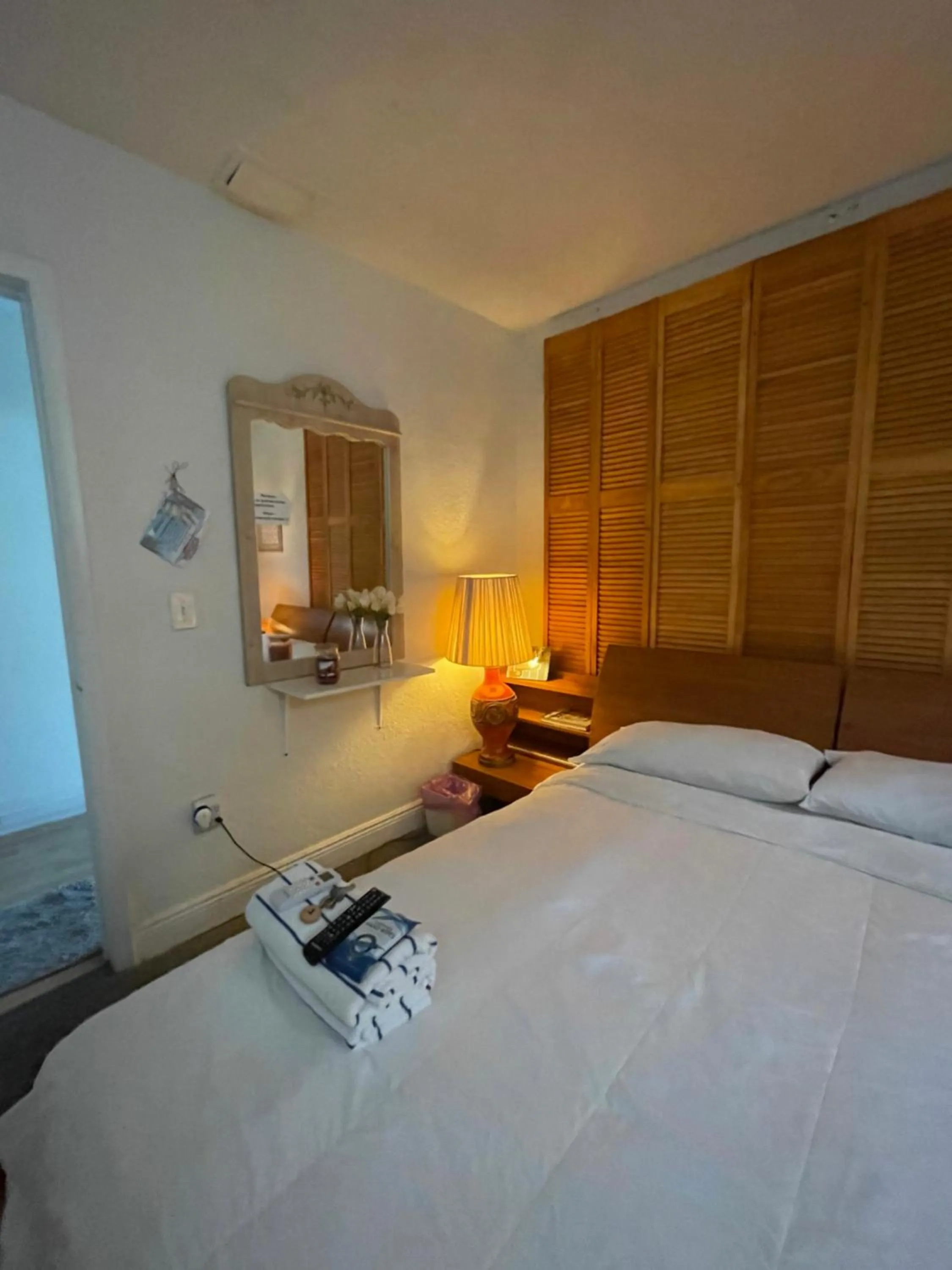 Photo of the whole room, Bed in Habitación Céntrica calle 8 Miami