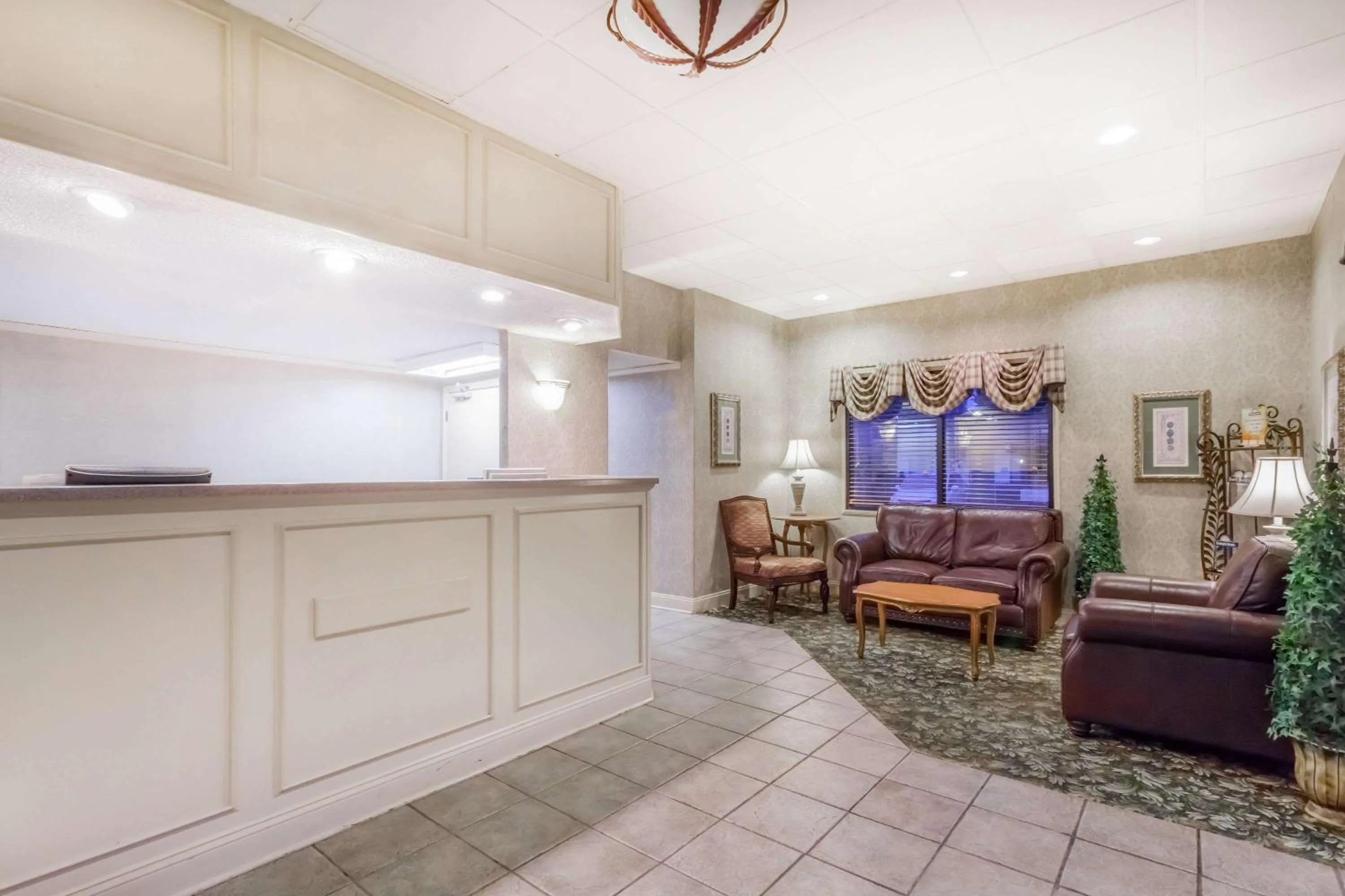 Lobby or reception in Days Inn by Wyndham Dover Downtown