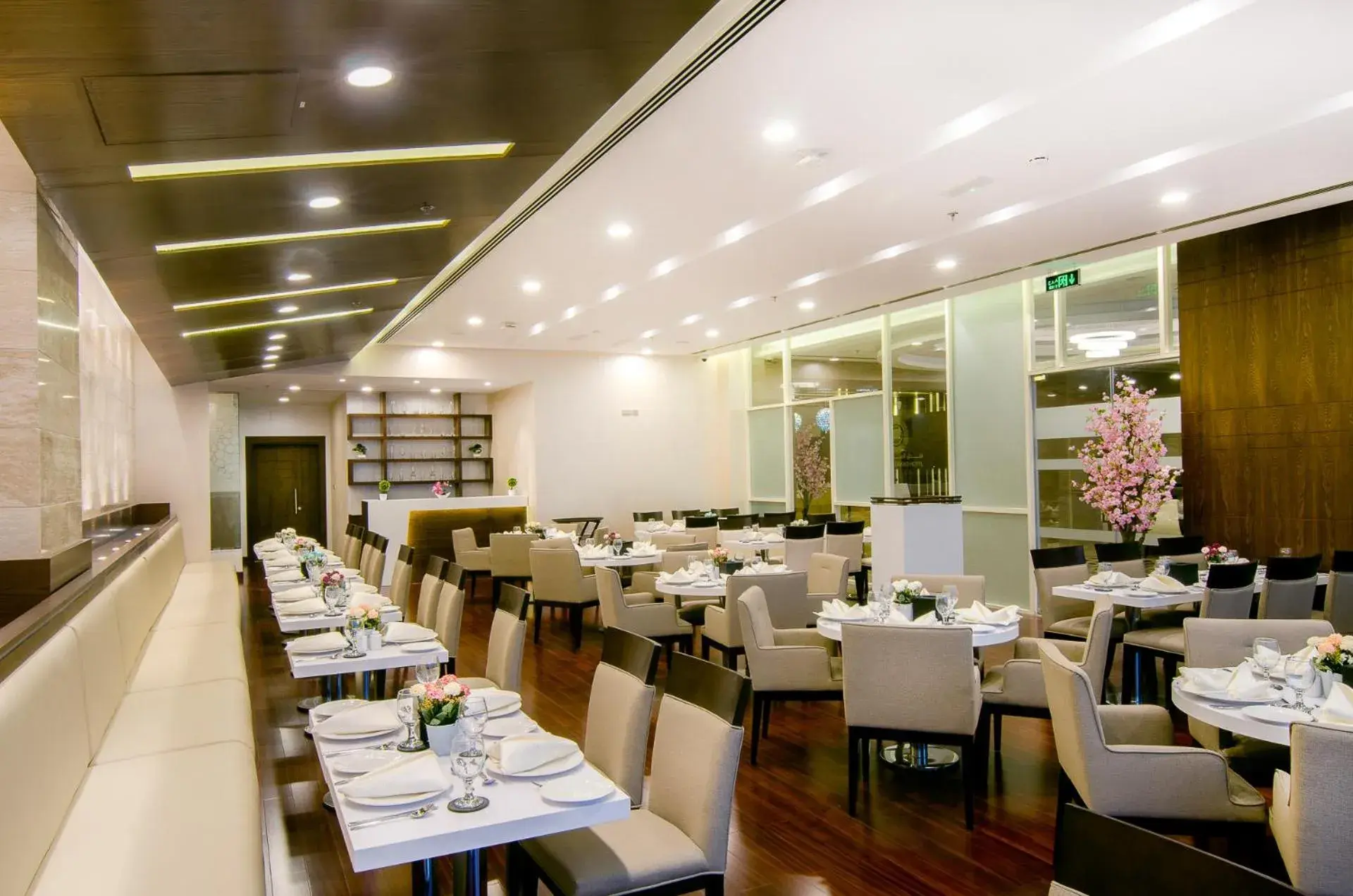 Restaurant/places to eat in Al Murooj Grand Hotel Restaurant/places to eat in Al Murooj Grand Hotel