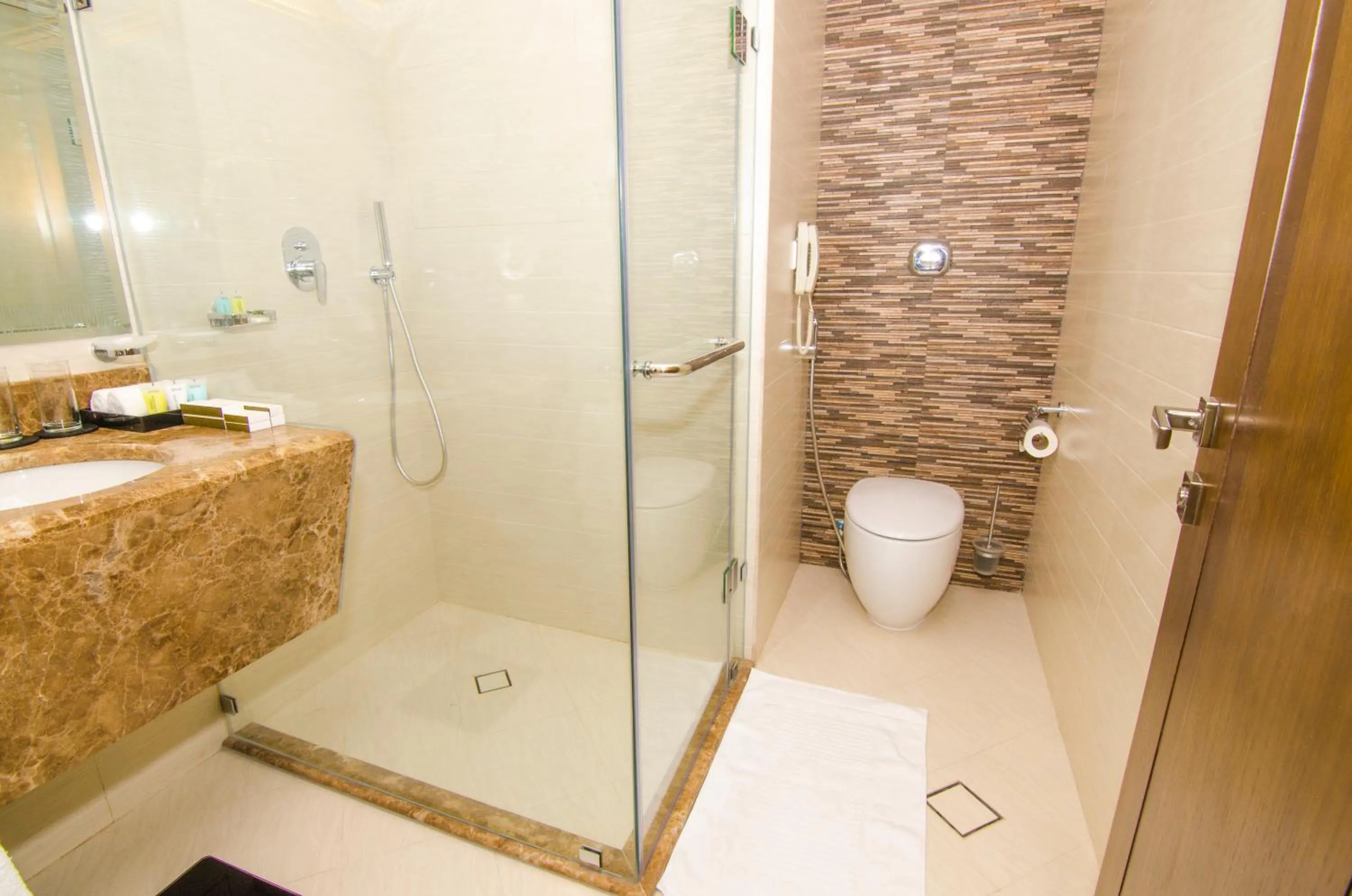 Bathroom in Al Murooj Grand Hotel