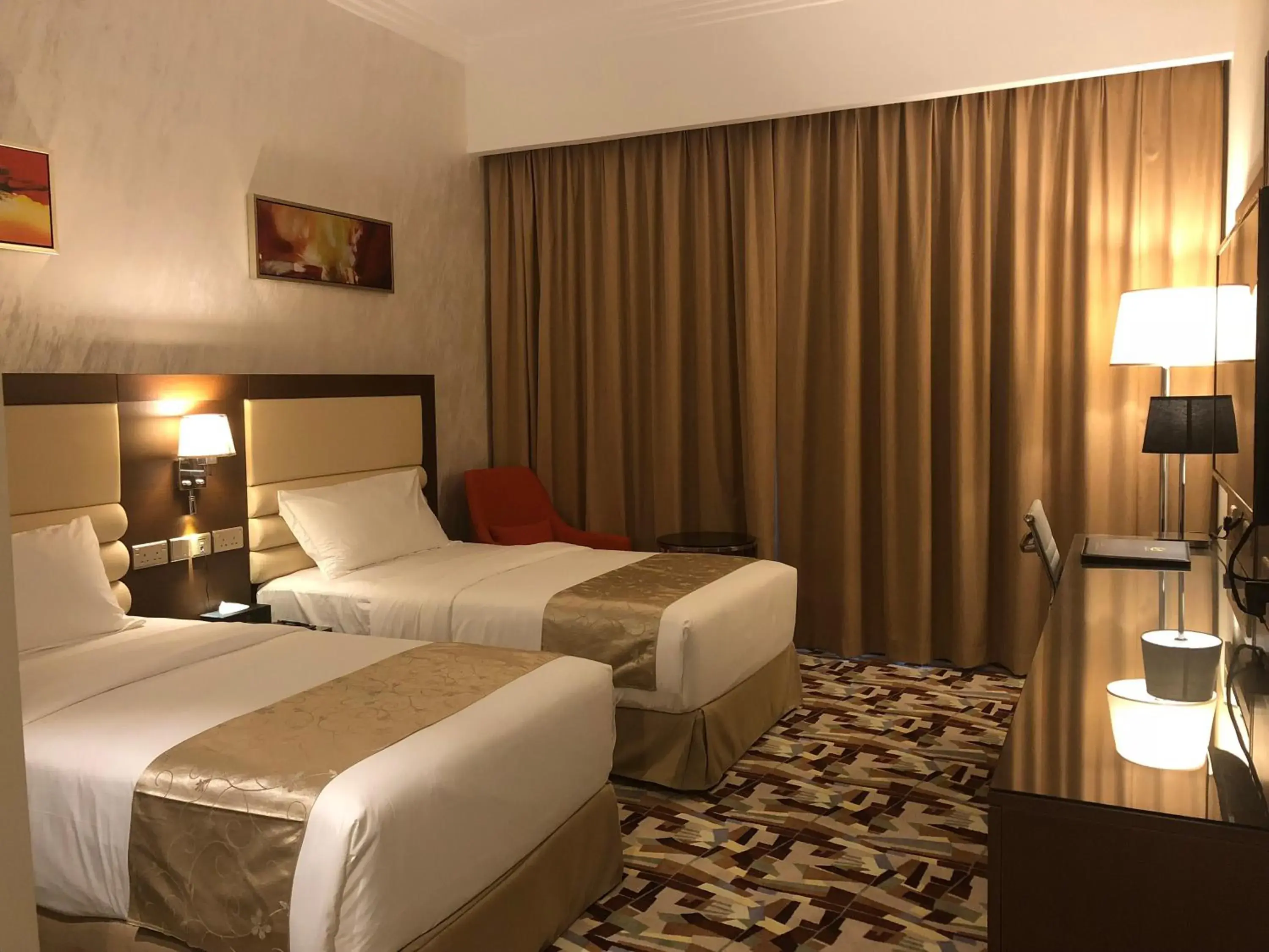 Deluxe Twin Room in Al Murooj Grand Hotel Deluxe Twin Room in Al Murooj Grand Hotel