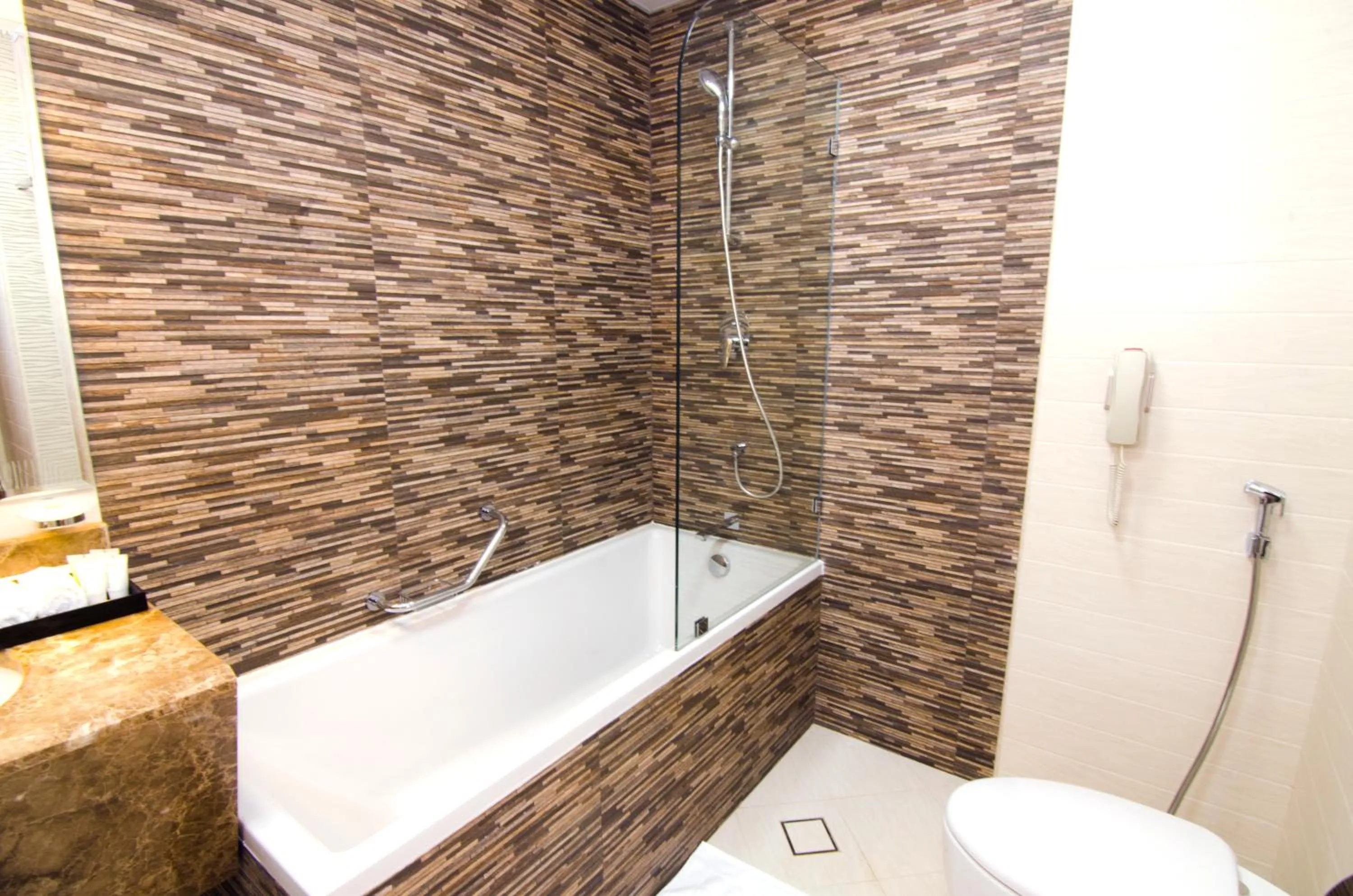 Bathroom in Al Murooj Grand Hotel