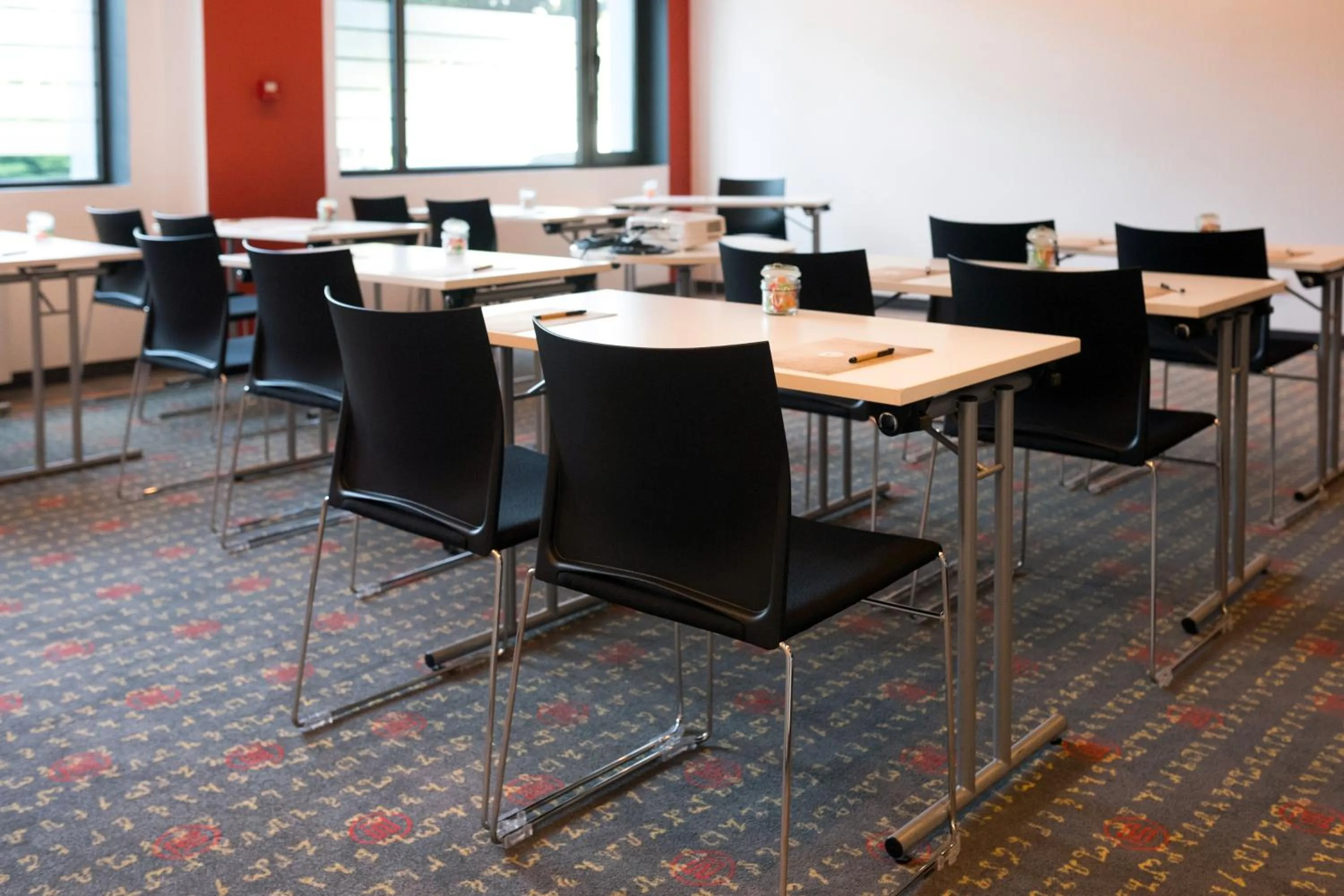 Business facilities in Vienna House Easy by Wyndham Bucharest Airport