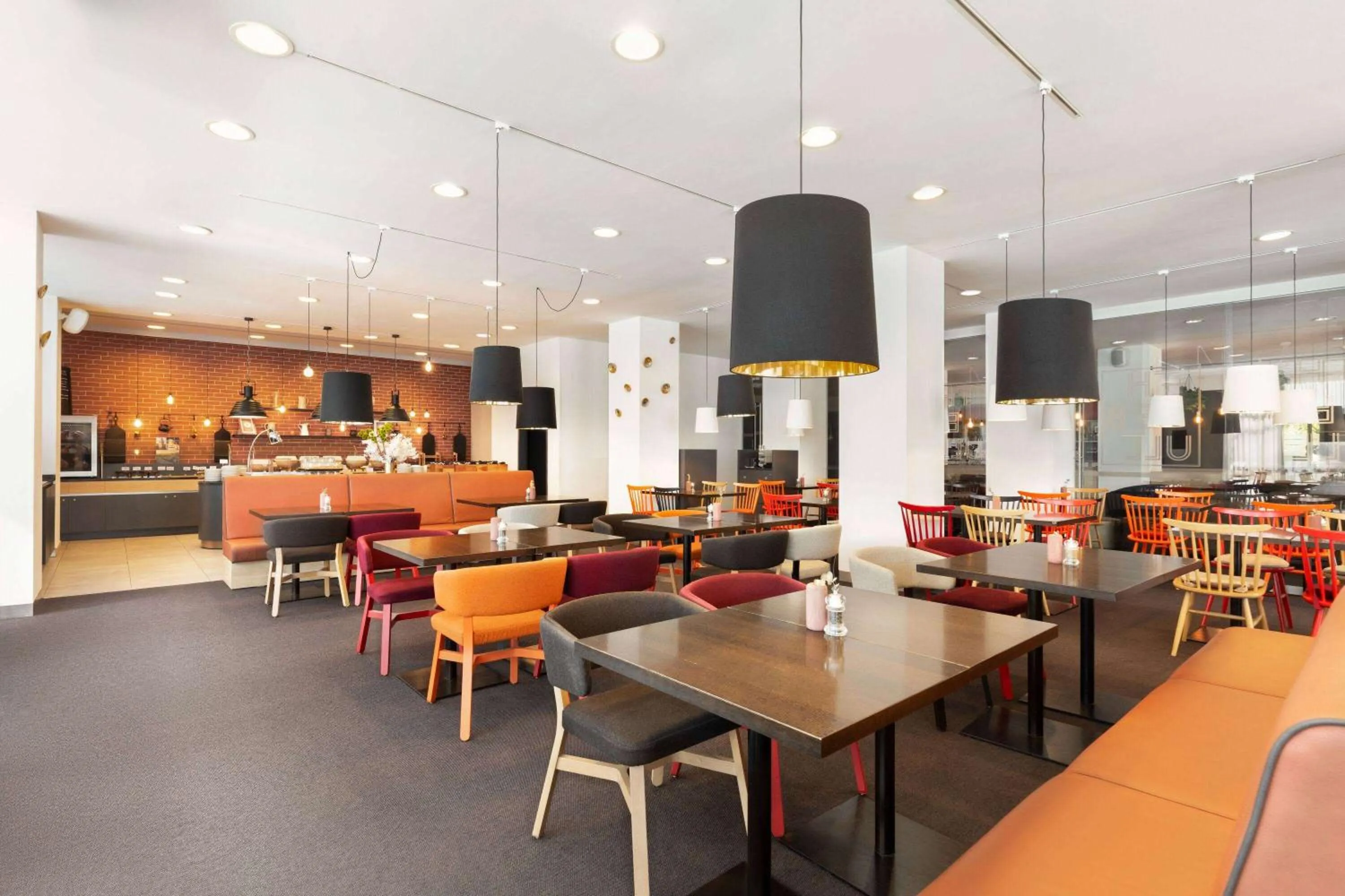 Restaurant/places to eat in Vienna House Easy by Wyndham Bucharest Airport