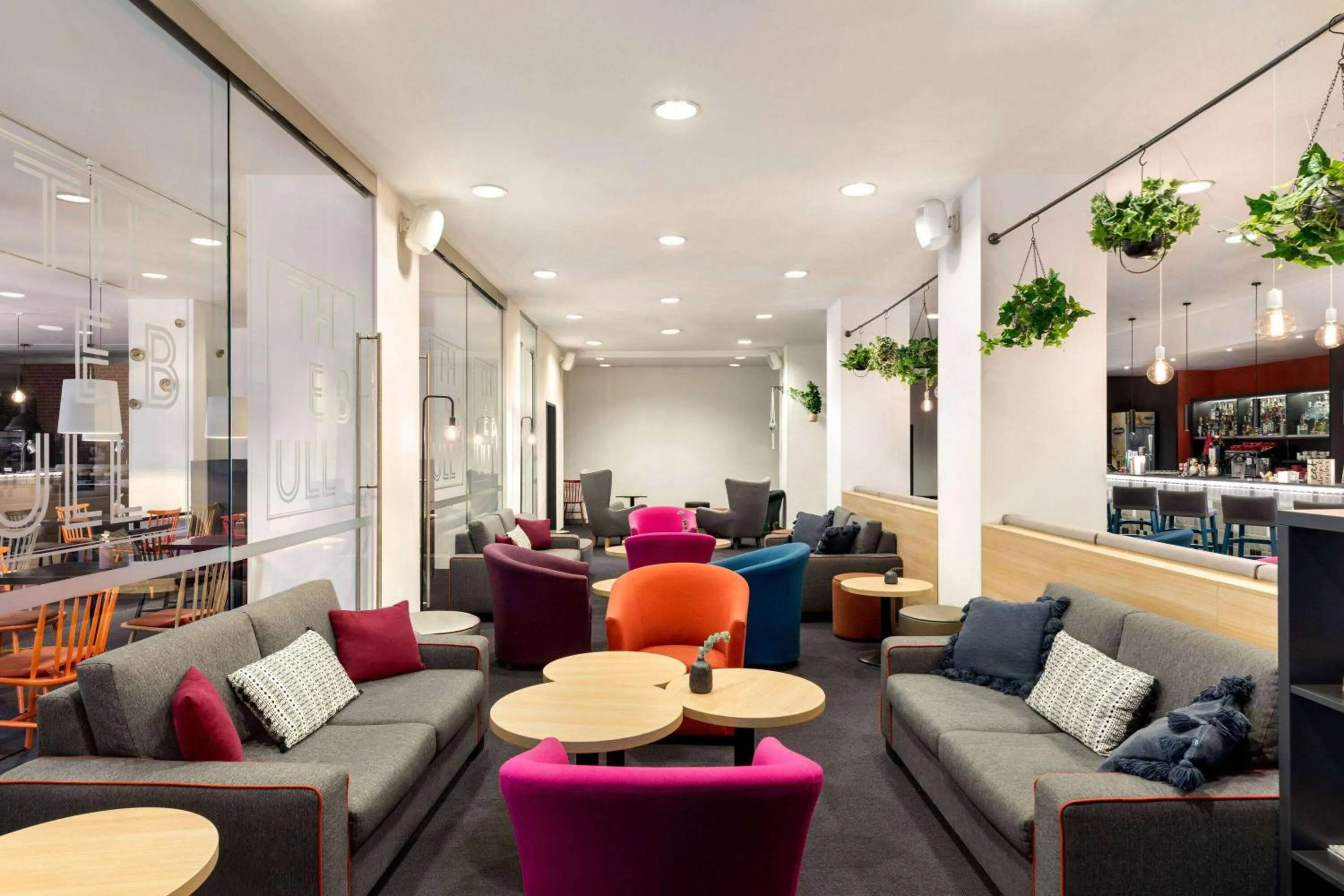 Lobby or reception in Vienna House Easy by Wyndham Bucharest Airport