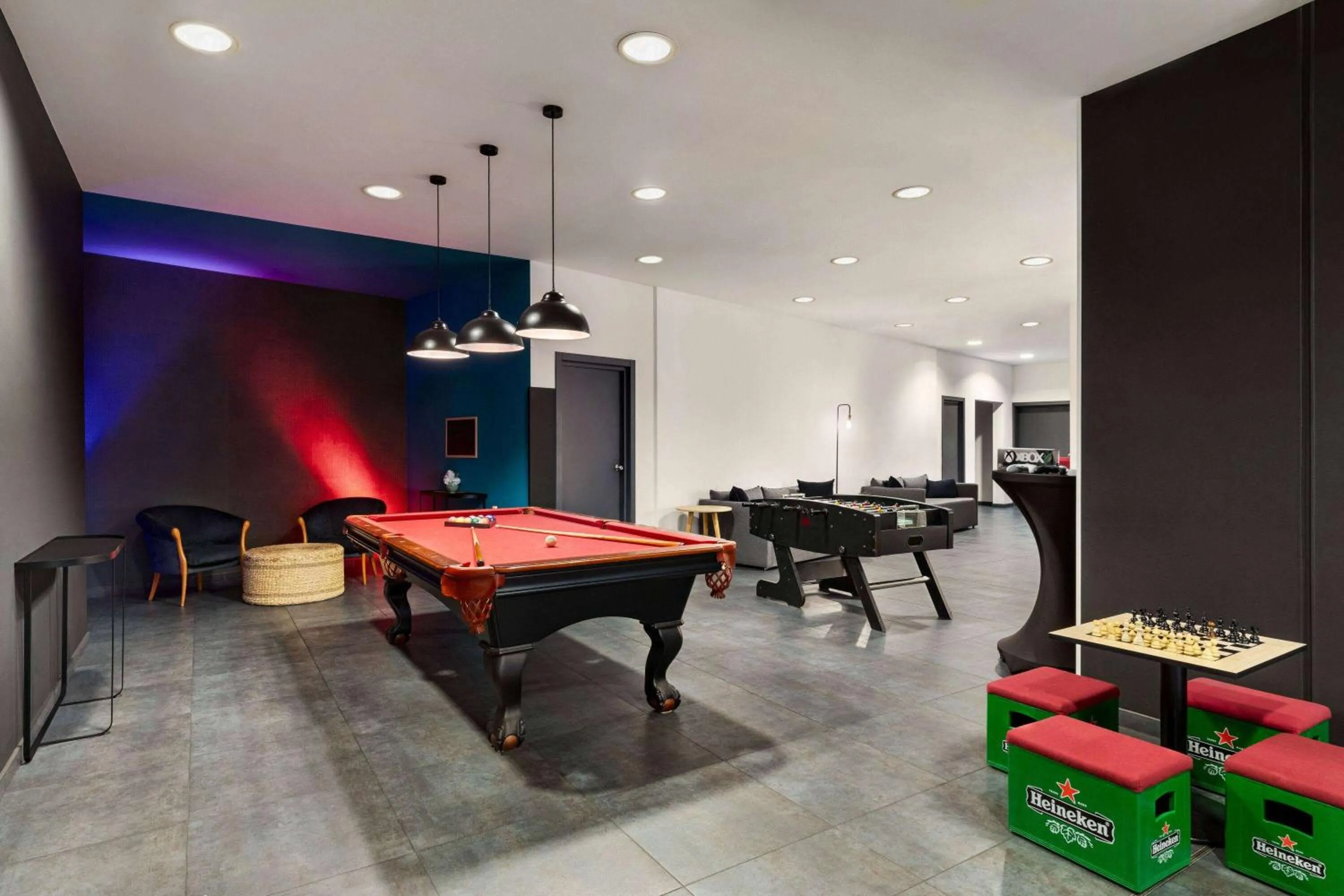 Billiard in Vienna House Easy by Wyndham Bucharest Airport