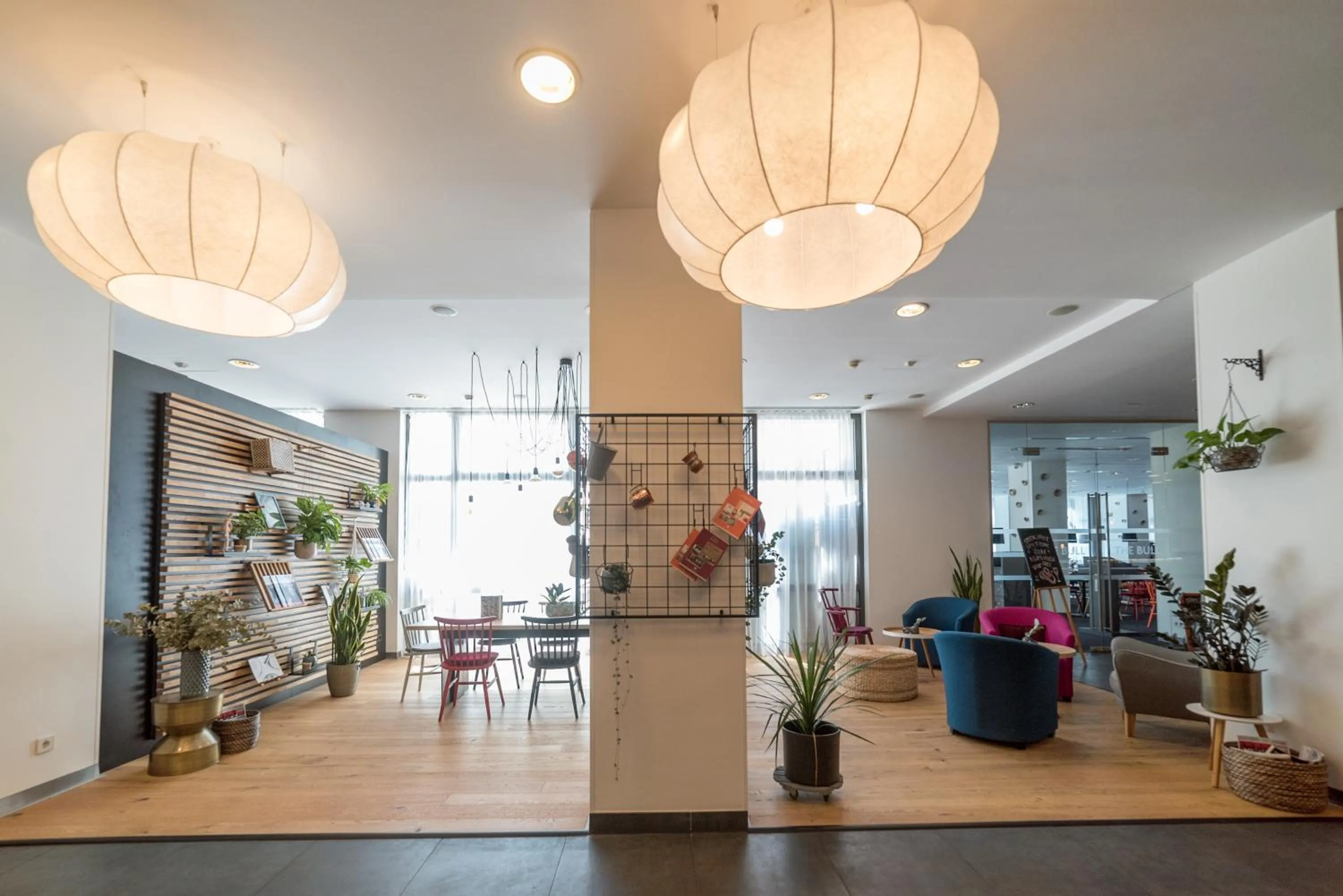 Lobby or reception in Vienna House Easy by Wyndham Bucharest Airport