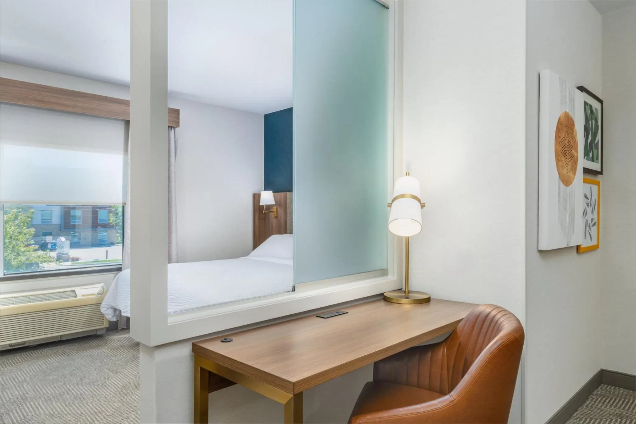 Photo of the whole room, Bed in Holiday Inn Boise Airport by IHG