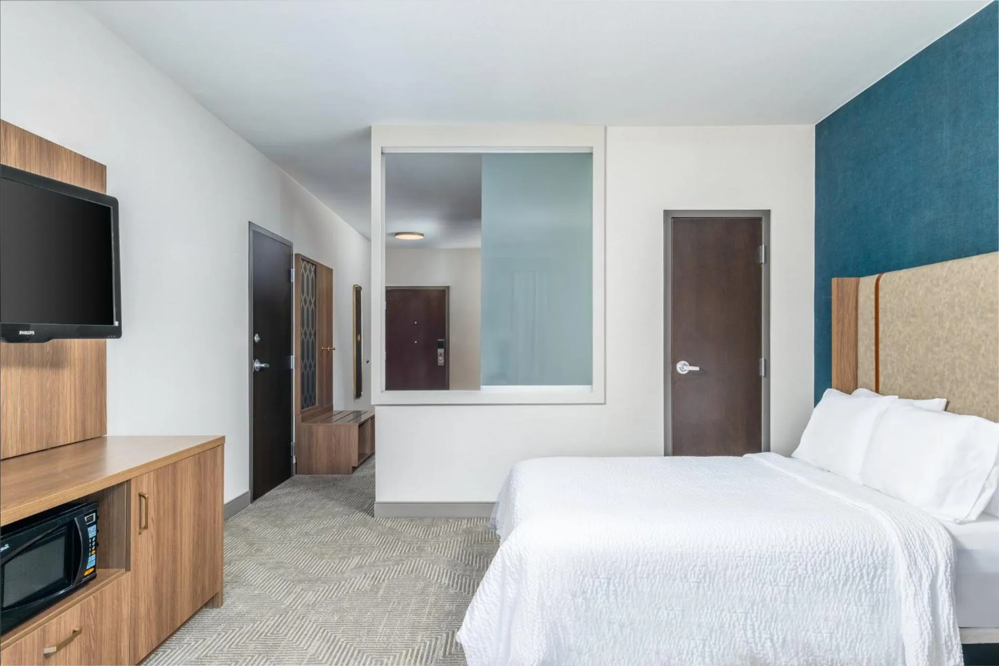 Photo of the whole room, Bed in Holiday Inn Boise Airport by IHG