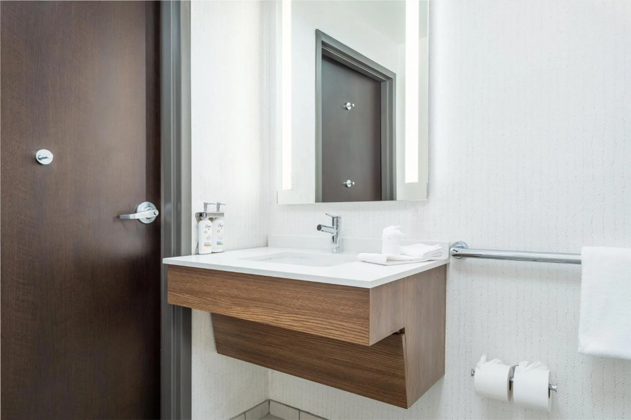 Photo of the whole room in Holiday Inn Boise Airport by IHG