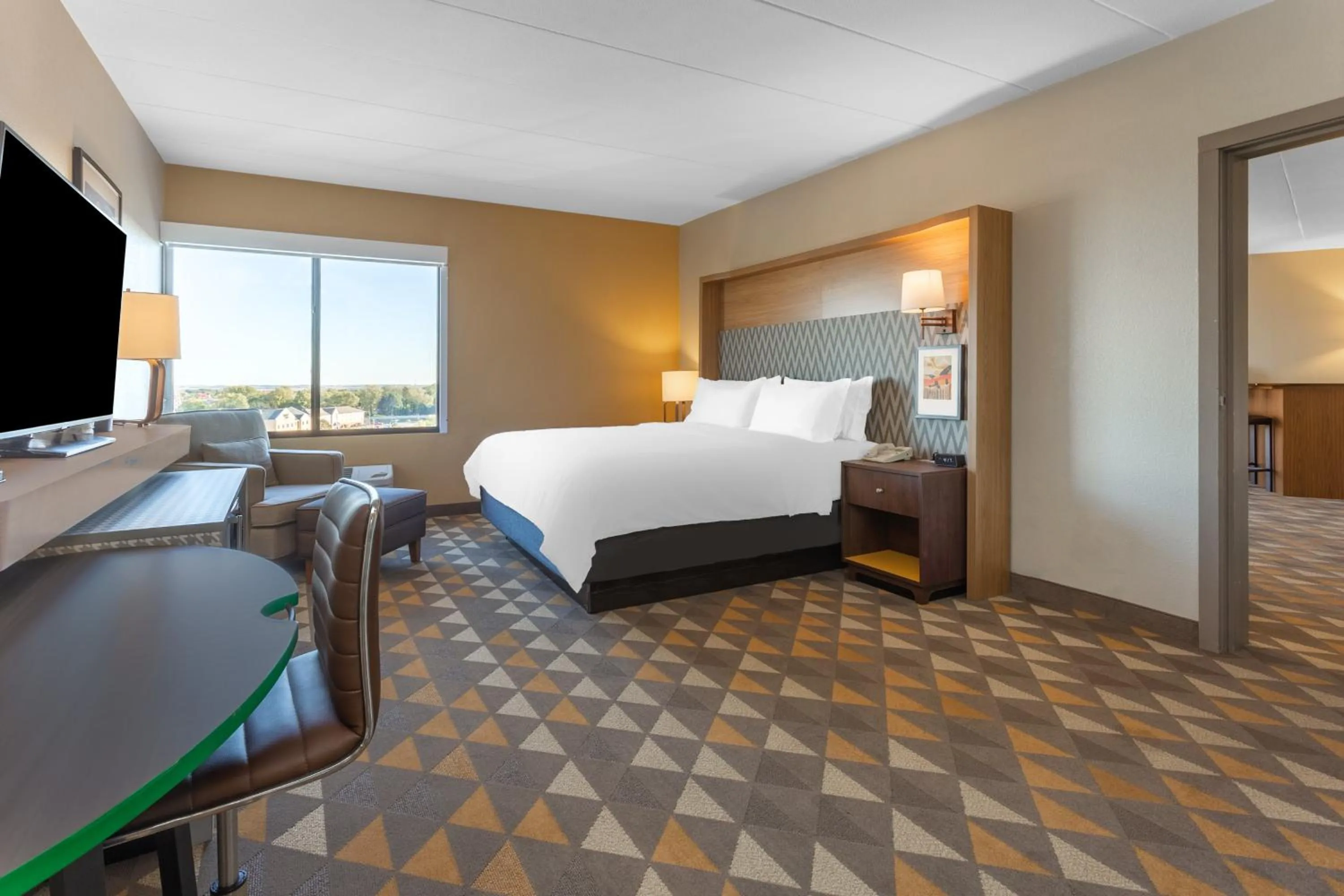 Photo of the whole room, Bed in Holiday Inn Rockford by IHG