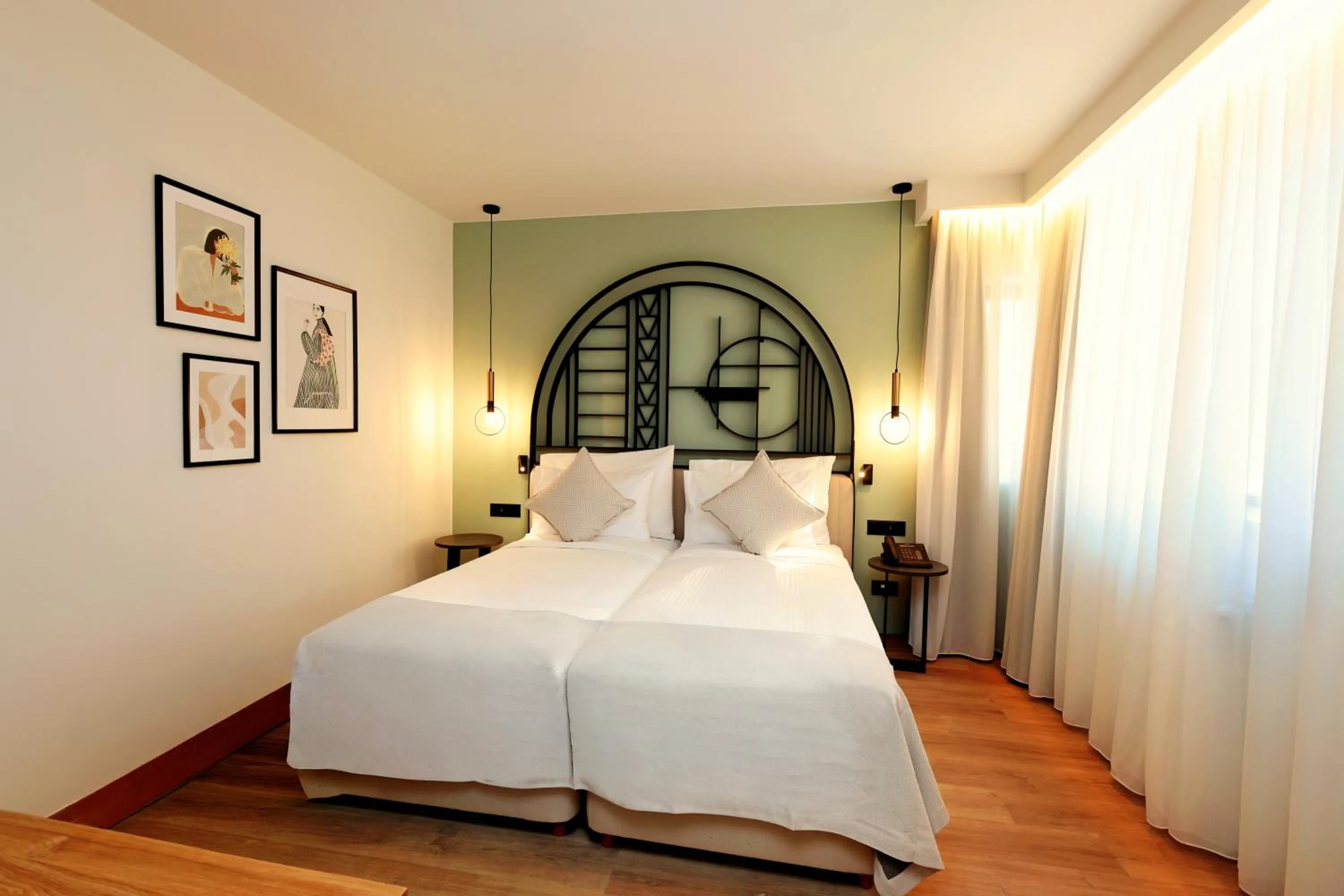 Bed in Zeus Essence Bucharest Opera