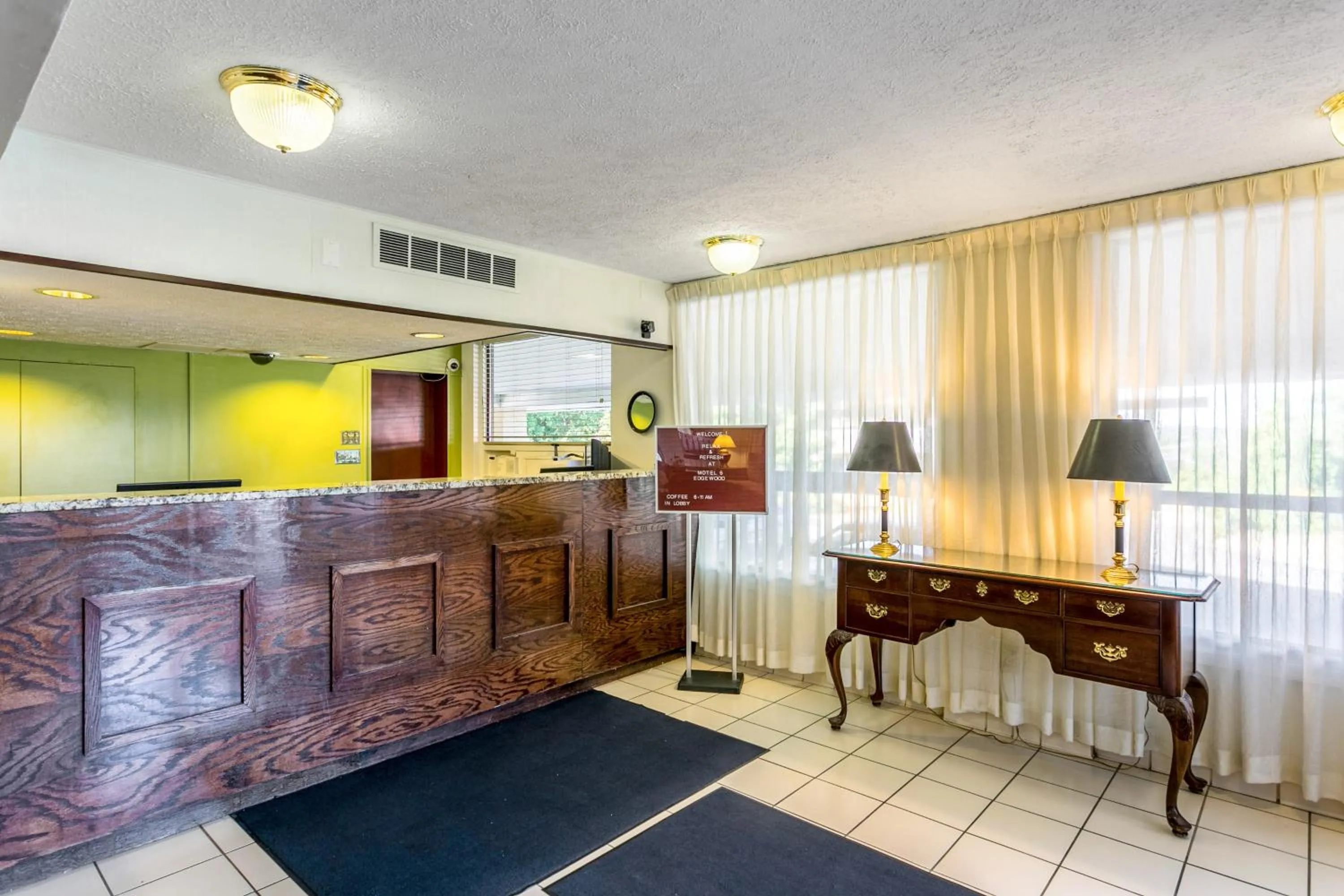 Lobby or reception in Americas Best Value Inn Edgewood, MD