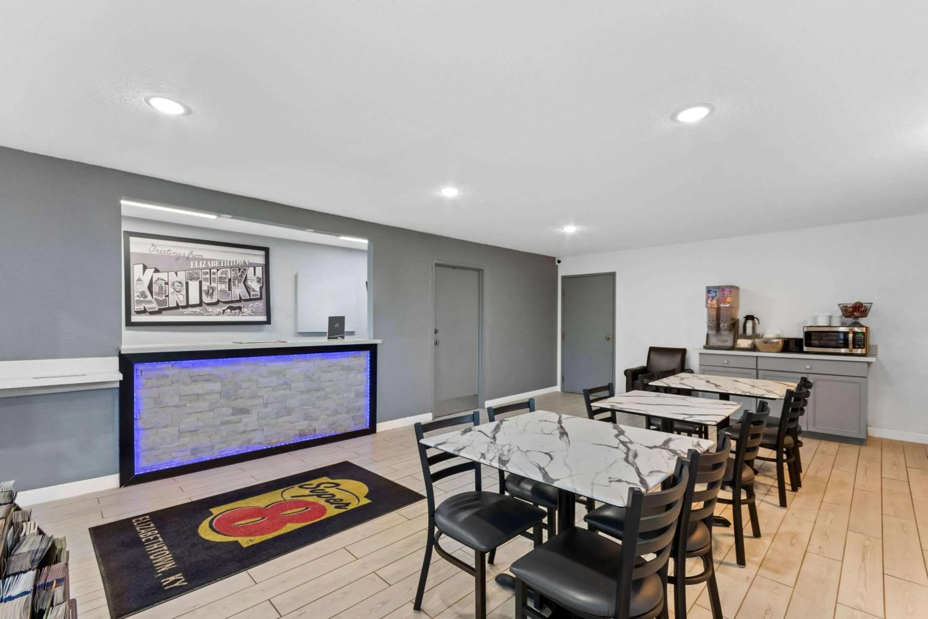 Lobby or reception in Super 8 by Wyndham Elizabethtown