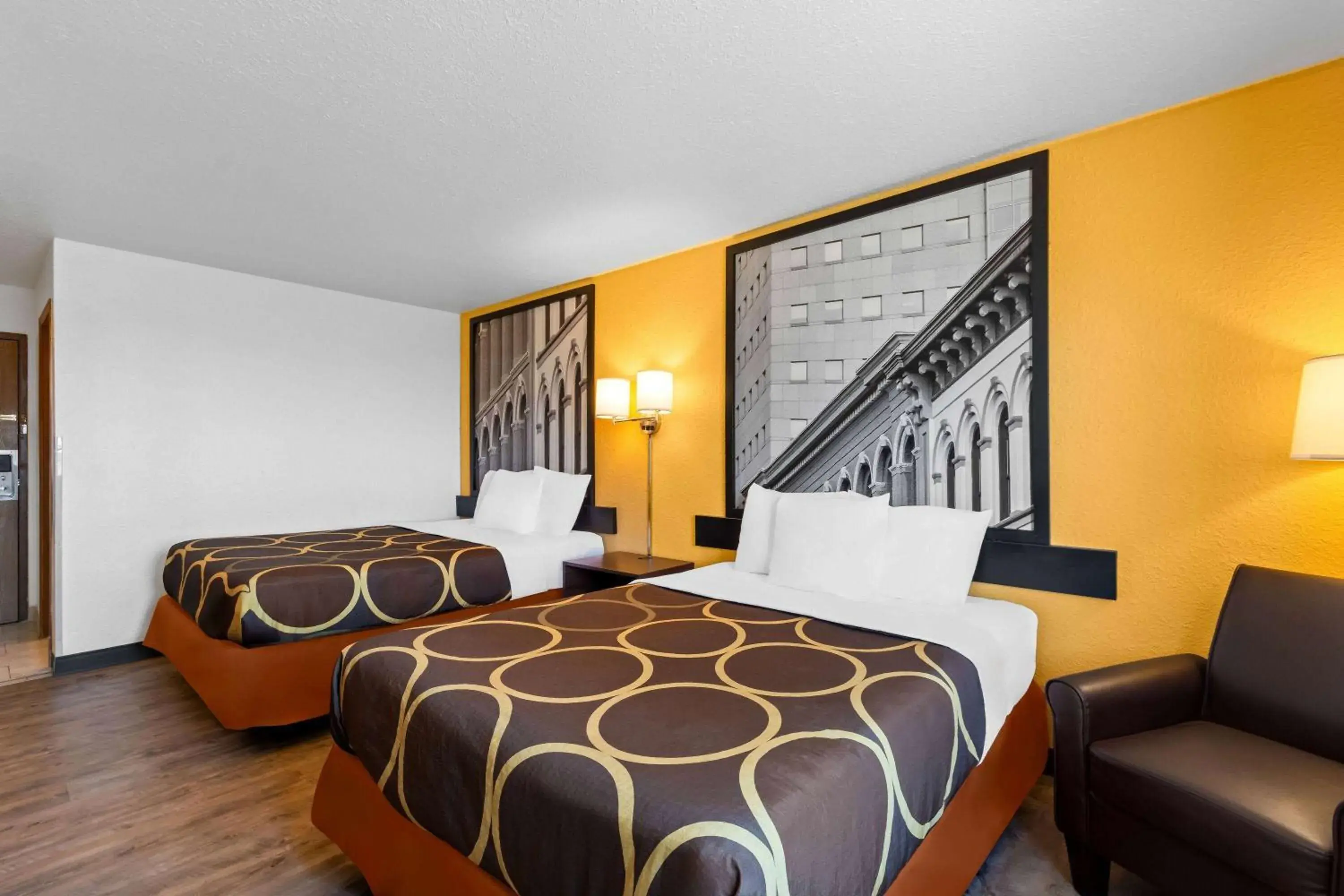 Photo of the whole room, Bed in Super 8 by Wyndham Elizabethtown Photo of the whole room, Bed in Super 8 by Wyndham Elizabethtown