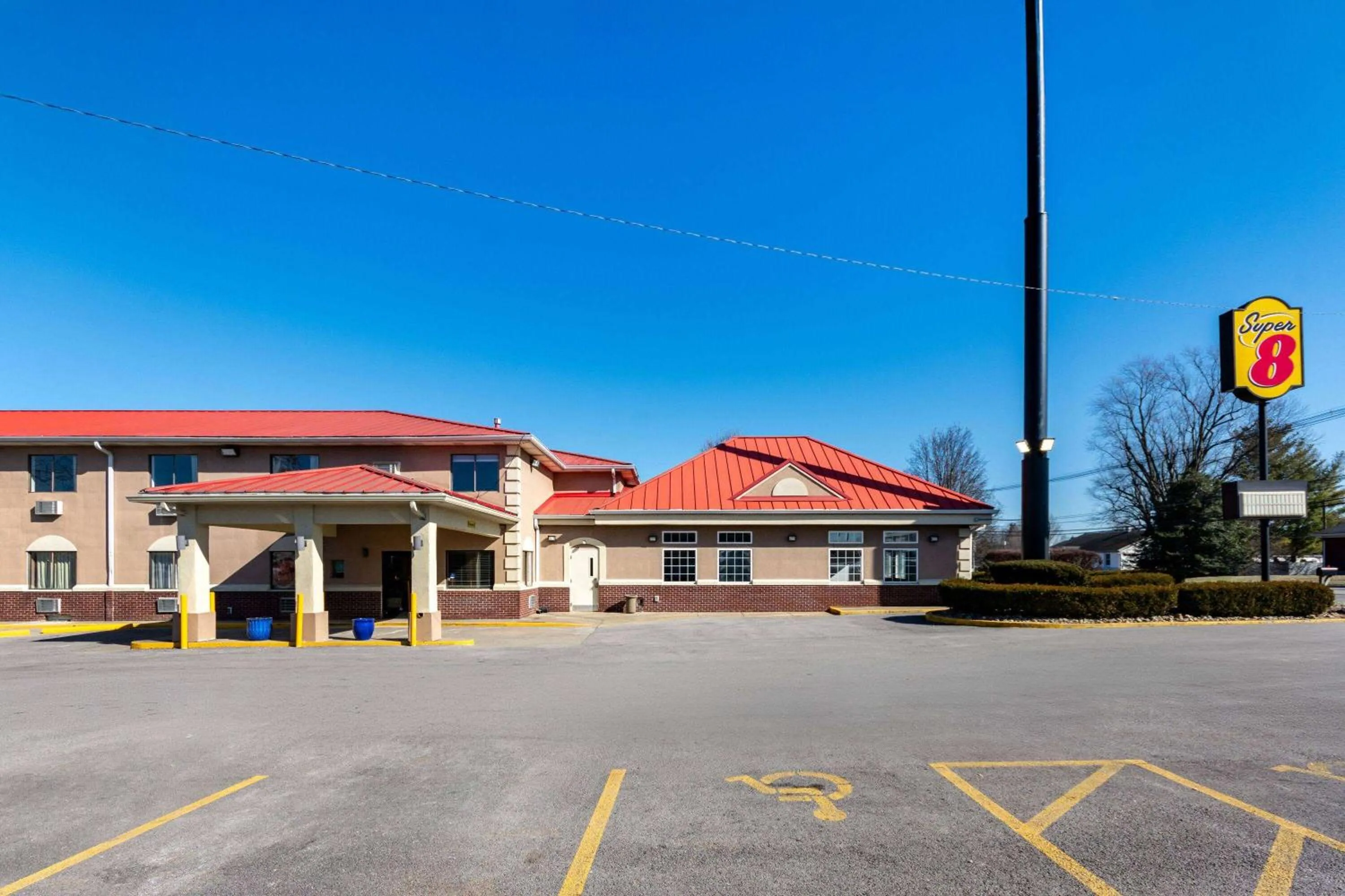 Property building in Super 8 by Wyndham Elizabethtown