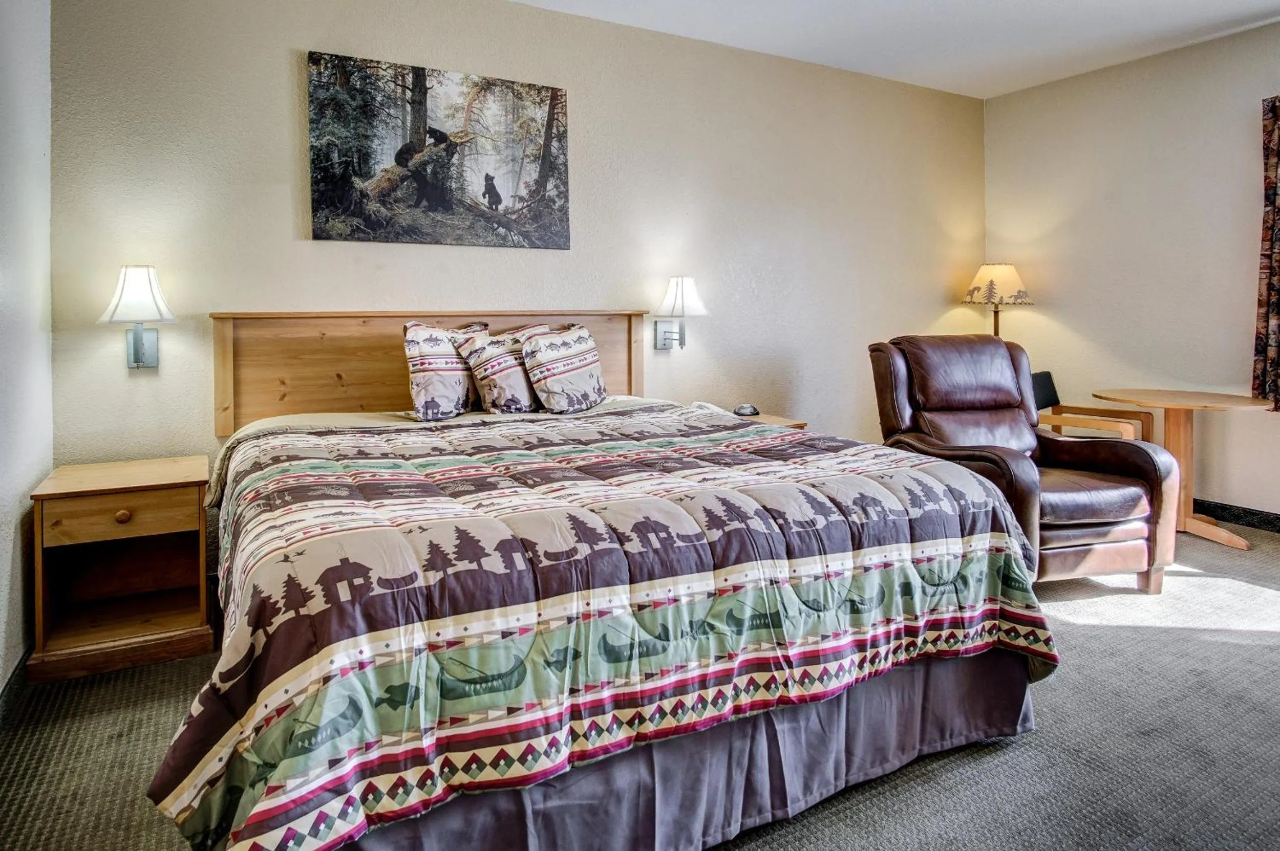 King Room - Smoking  in Booneslick Lodge - Neosho