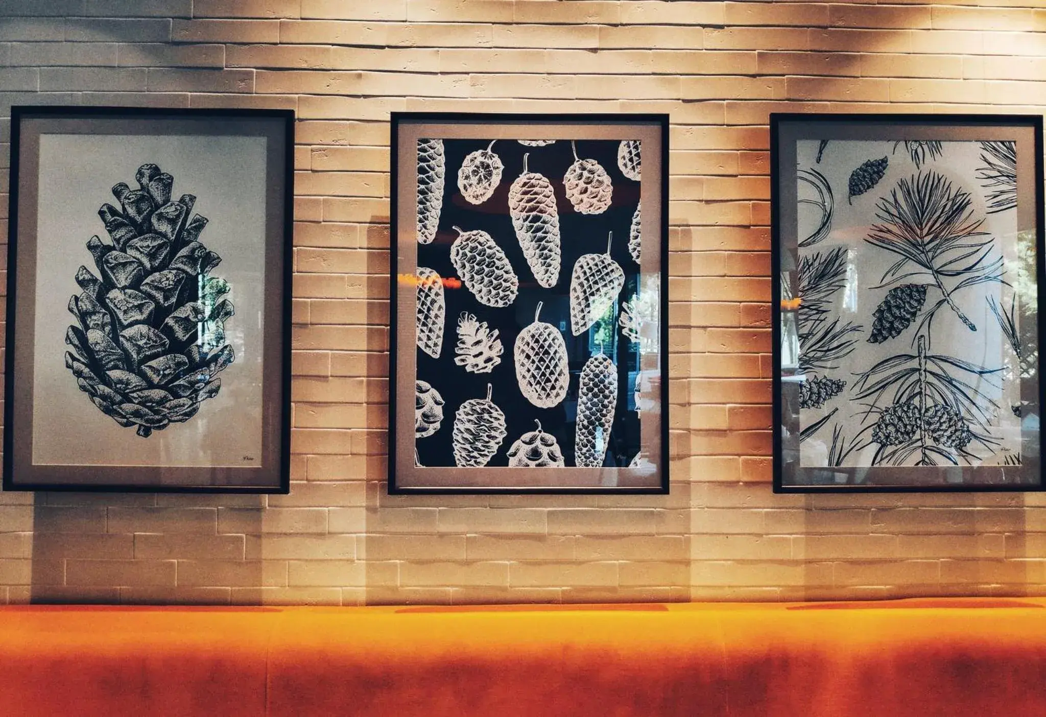 Lounge or bar in Crowne Plaza Bucharest by IHG Lounge or bar in Crowne Plaza Bucharest by IHG