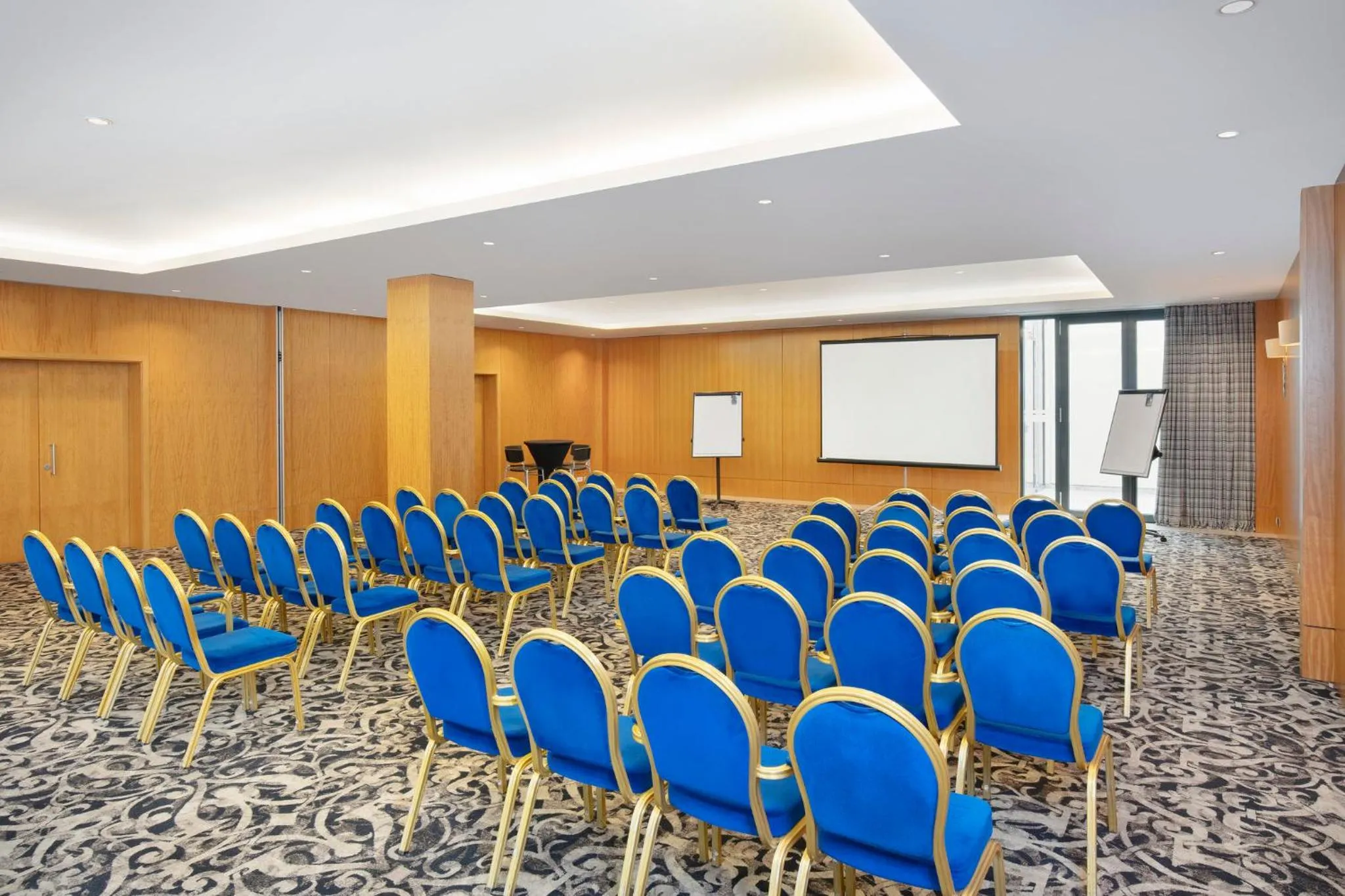 Meeting/conference room in Crowne Plaza Bucharest by IHG
