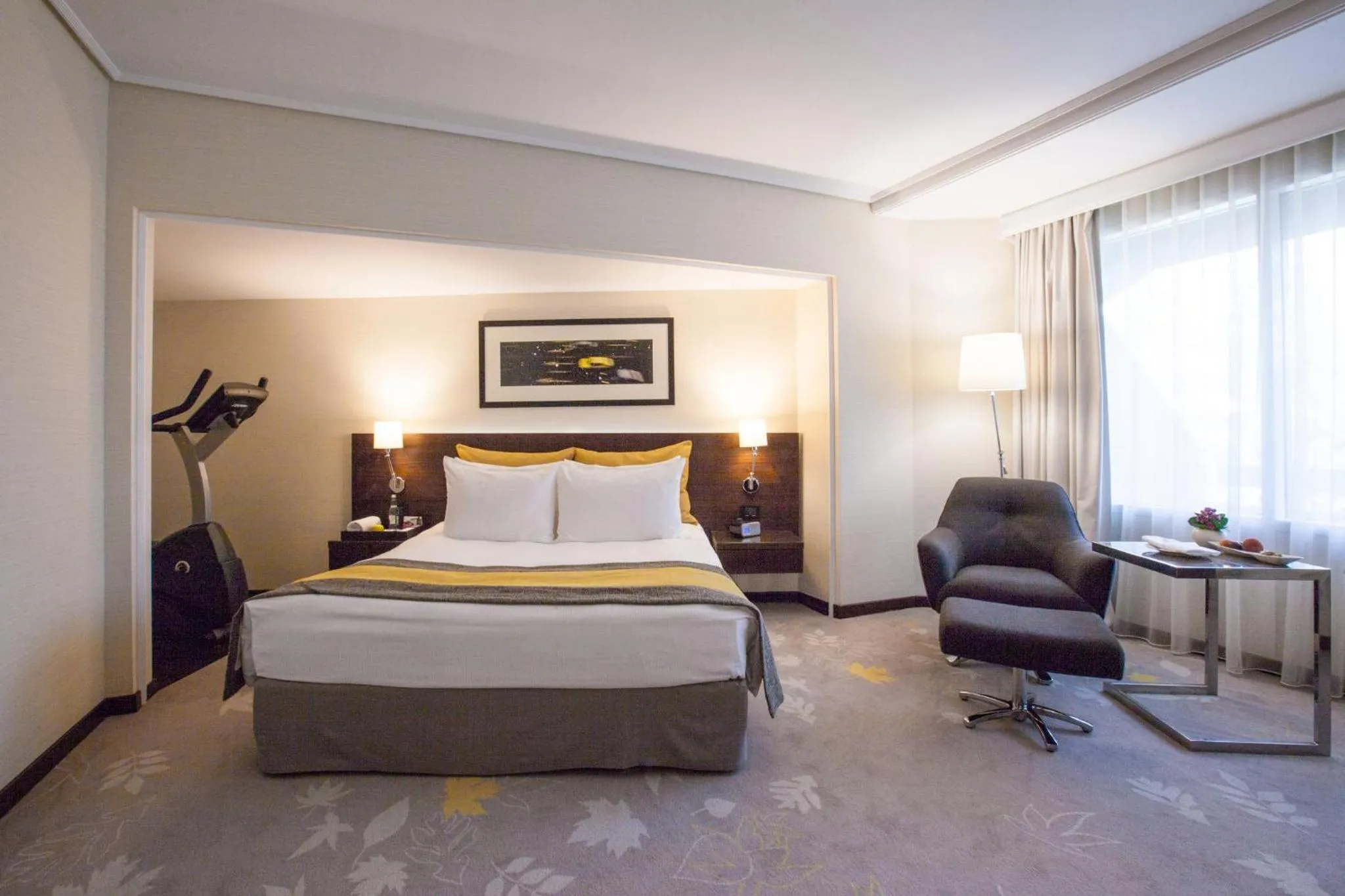 Photo of the whole room, Bed in Crowne Plaza Bucharest by IHG