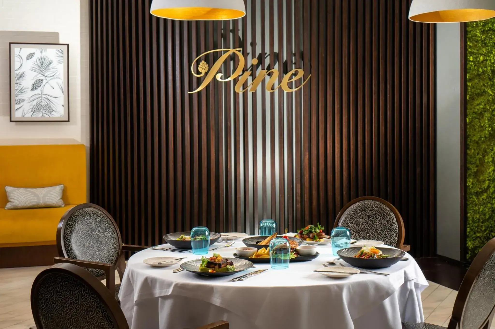 Restaurant/places to eat in Crowne Plaza Bucharest by IHG Restaurant/places to eat in Crowne Plaza Bucharest by IHG