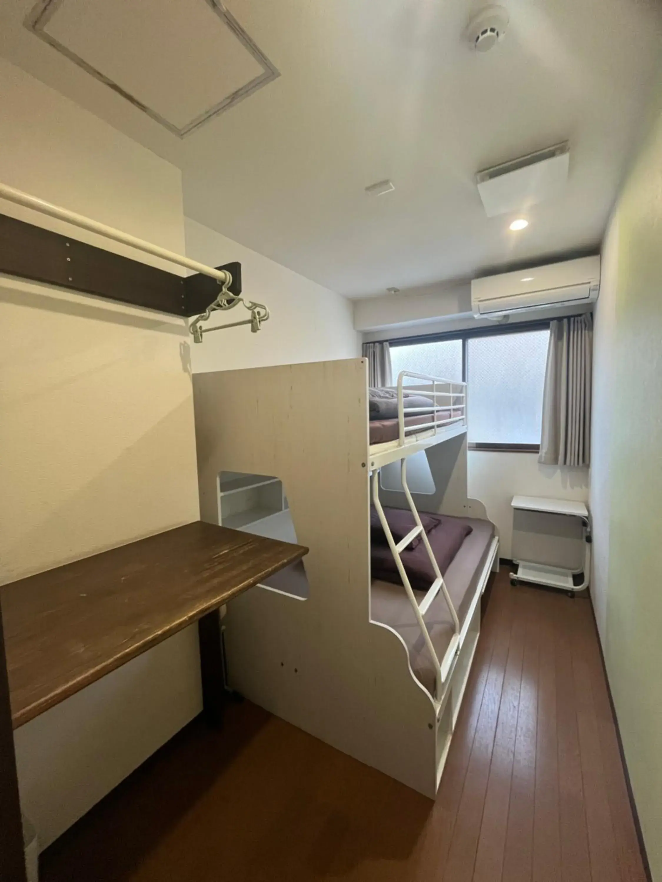 Twin Room with Bunk Bed in Green Guesthouse Twin Room with Bunk Bed in Green Guesthouse