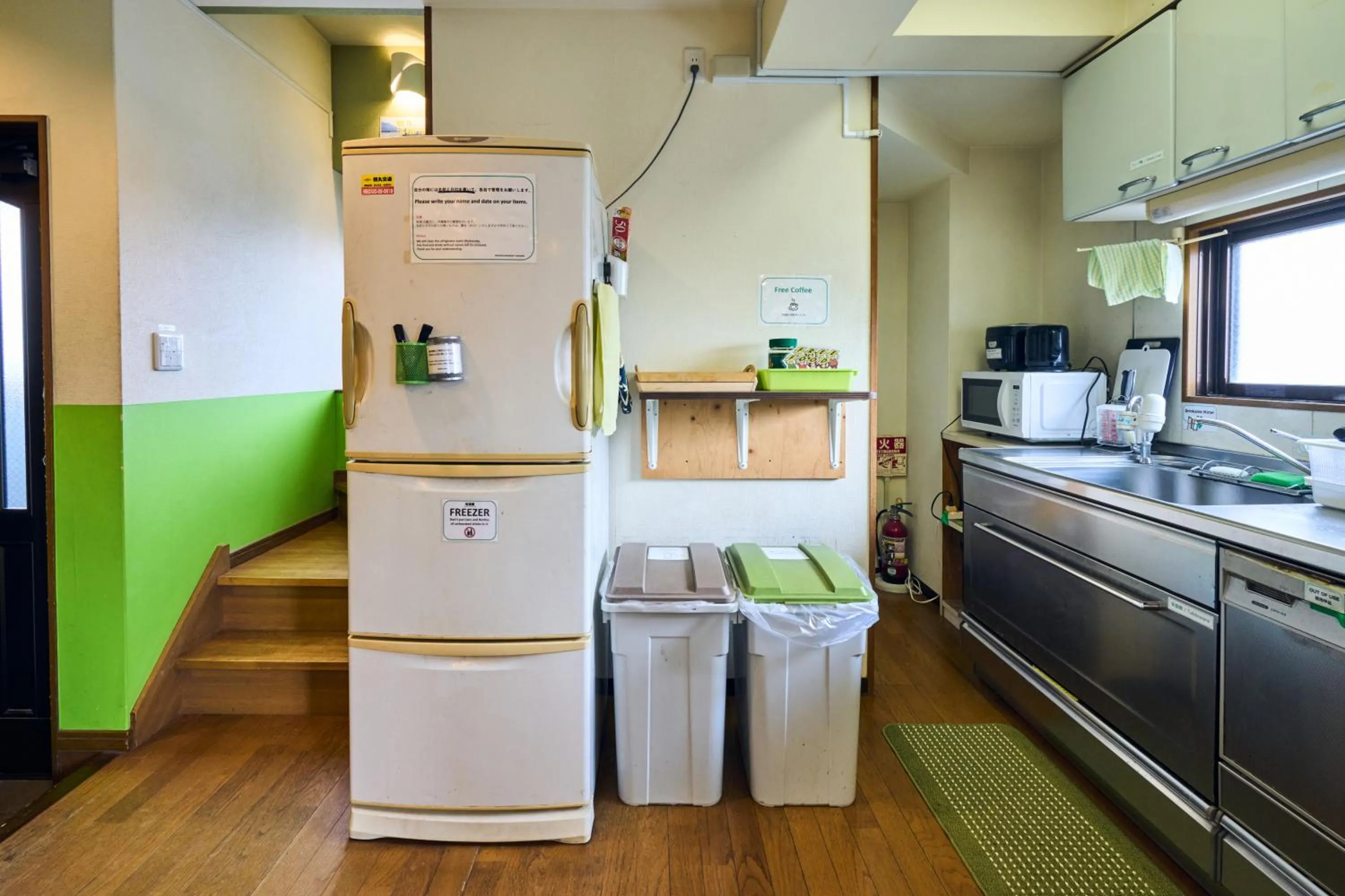 Communal kitchen in Green Guesthouse