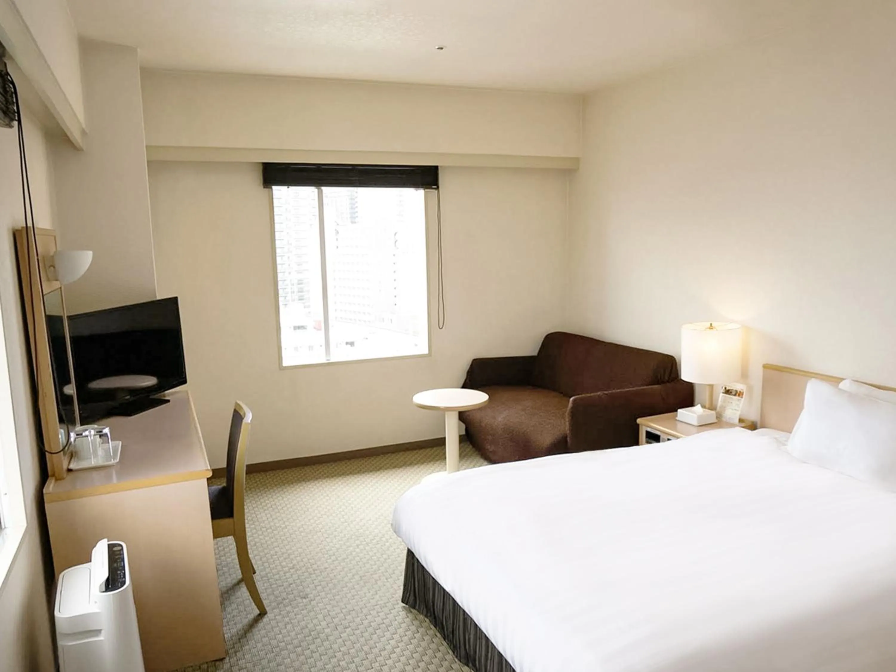 Photo of the whole room, Bed in Kobe Port Tower Hotel