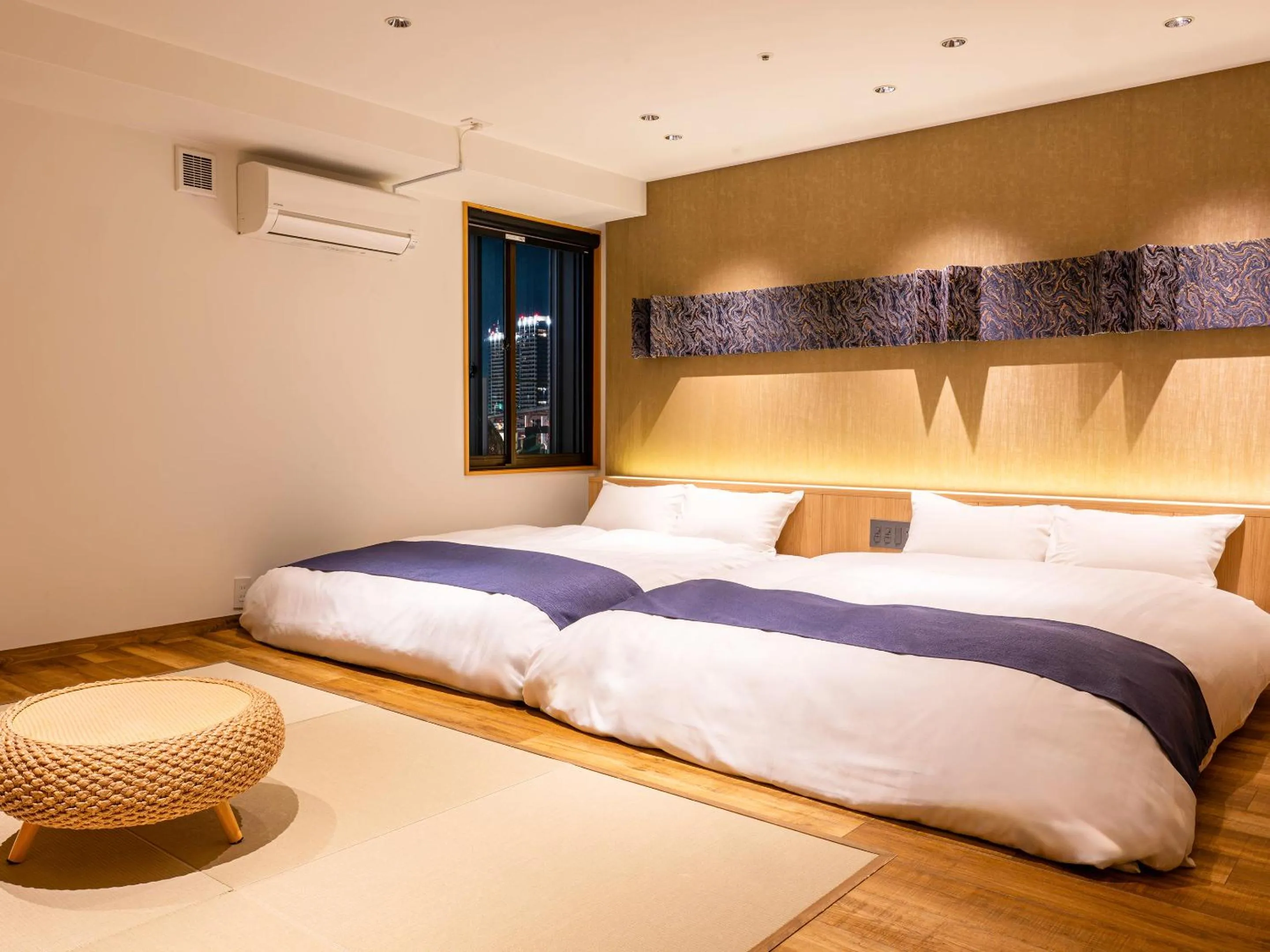 Bedroom, Bed in Kobe Port Tower Hotel