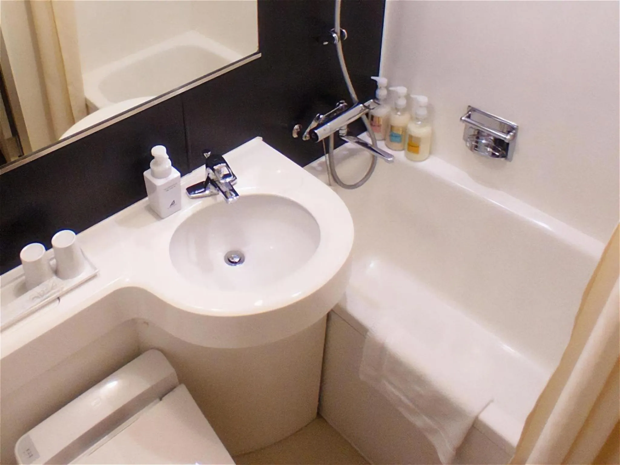 Bathroom in Kobe Port Tower Hotel