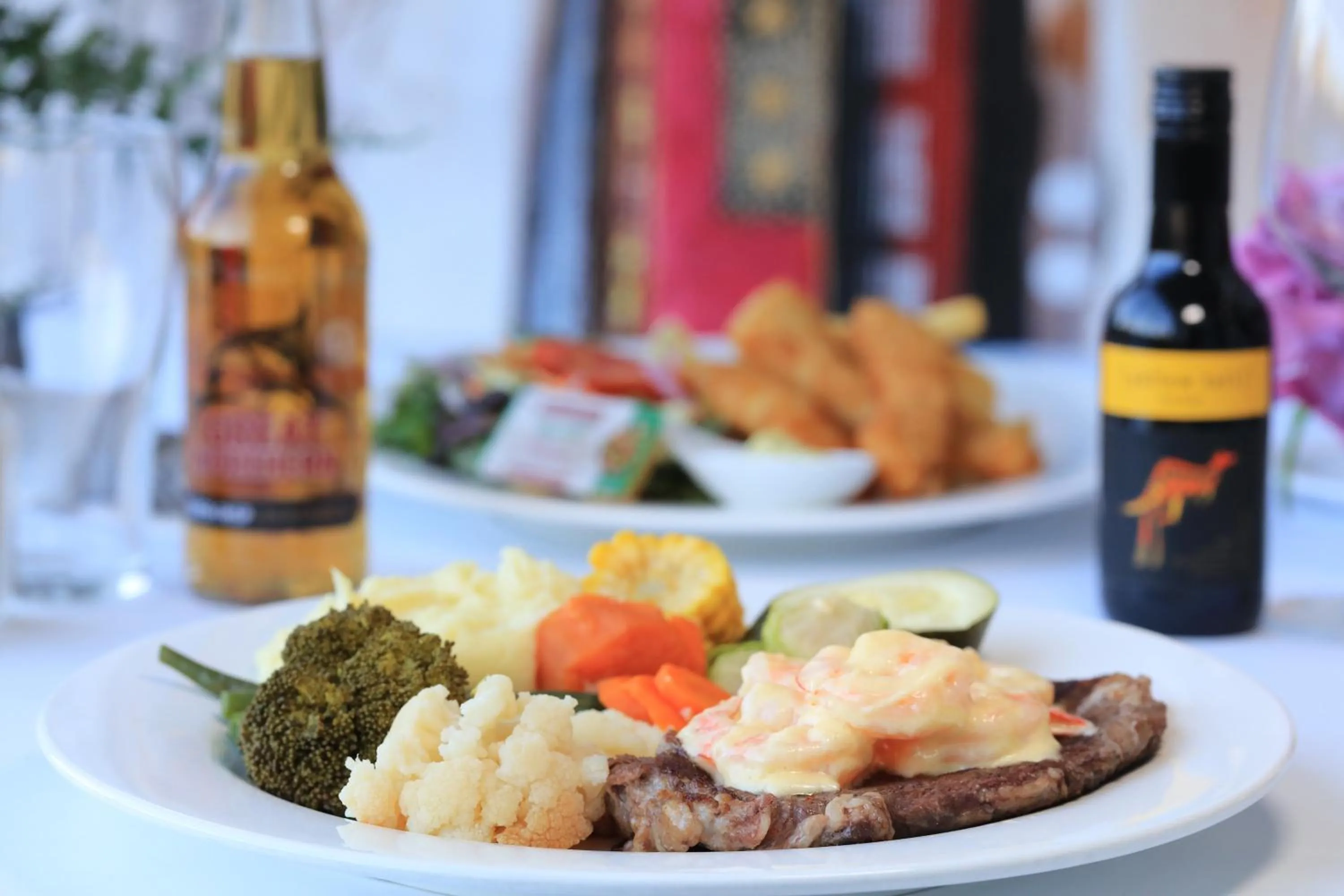 Restaurant/places to eat in Moonraker Motor Inn