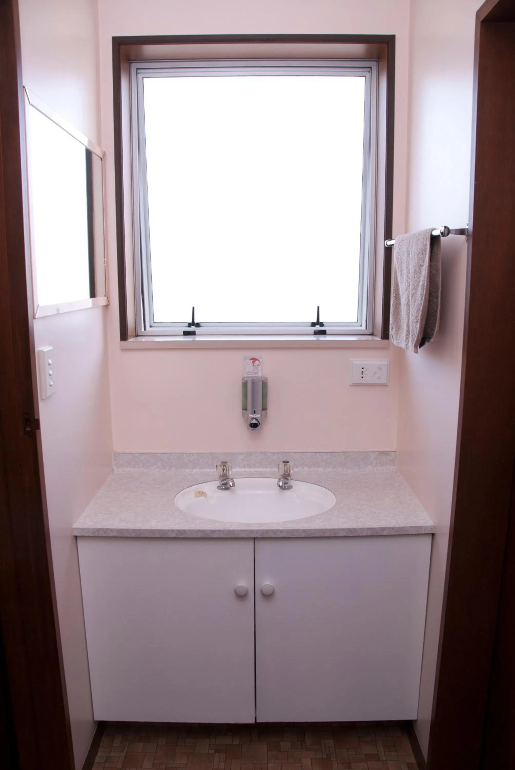 Bathroom in Esplanade Motels