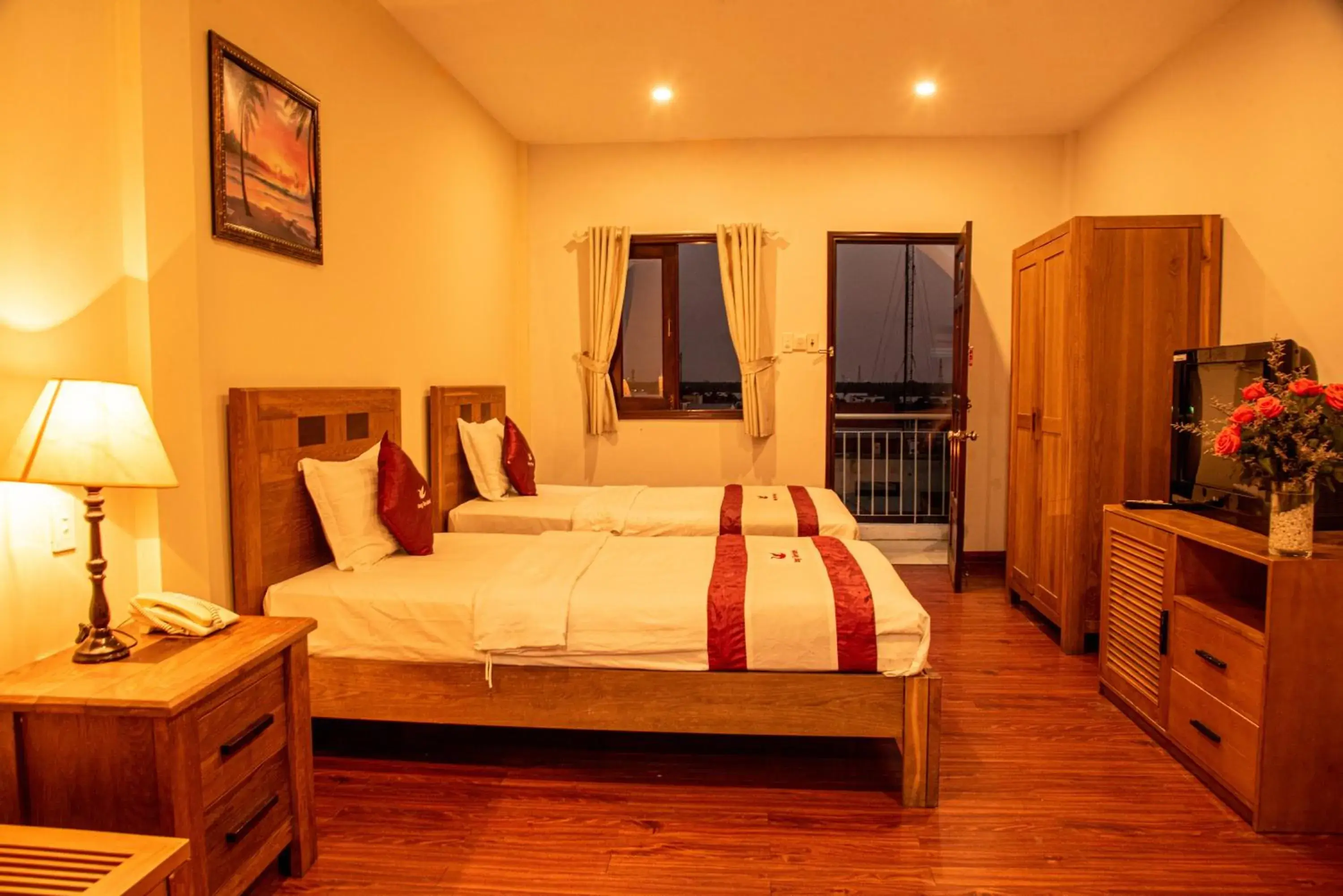 Photo of the whole room, Bed in Song Tien Annex Hotel Photo of the whole room, Bed in Song Tien Annex Hotel