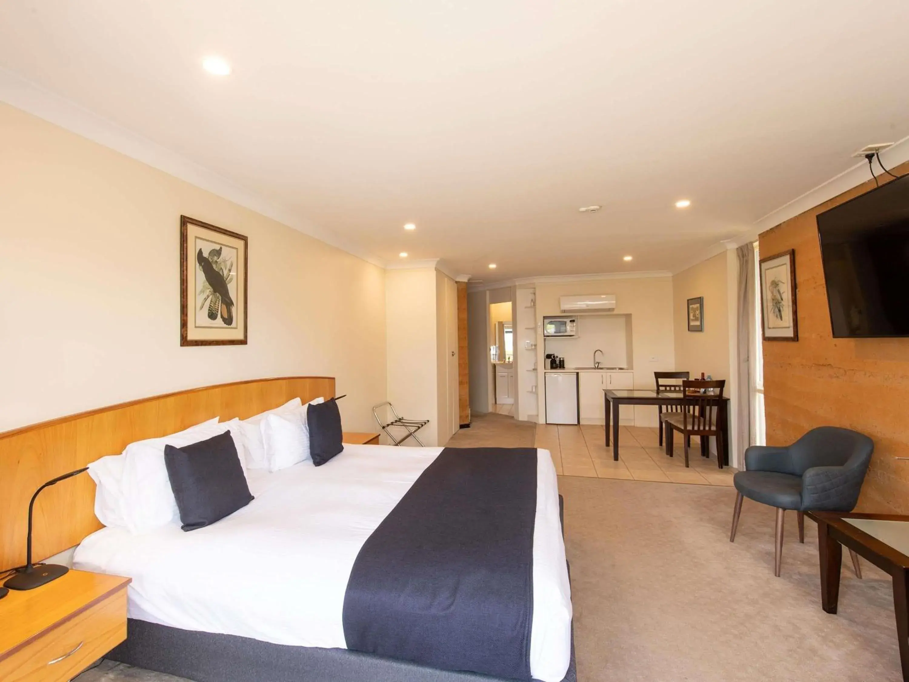 Bedroom, Bed in Mercure Kangaroo Island Lodge Bedroom, Bed in Mercure Kangaroo Island Lodge