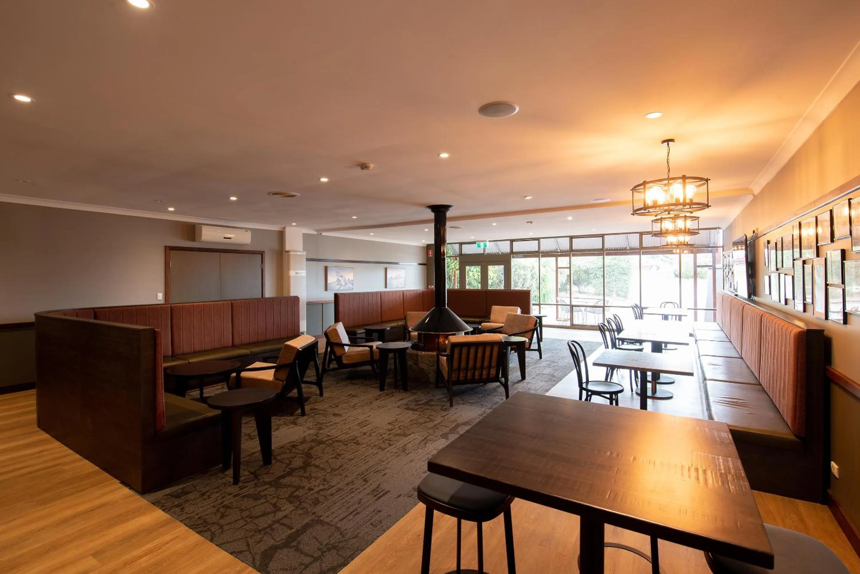 Lounge or bar in Mercure Kangaroo Island Lodge