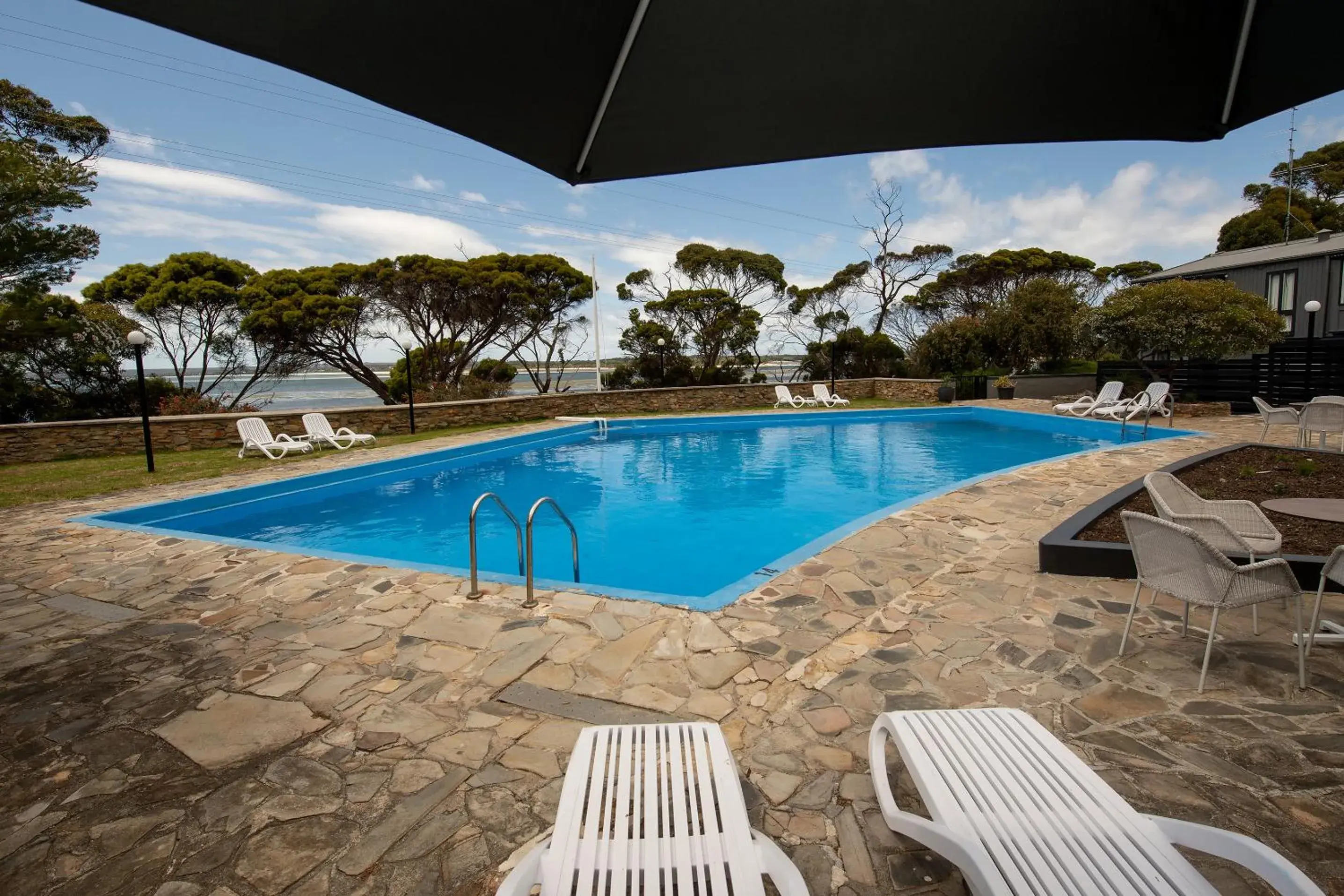 Swimming pool in Mercure Kangaroo Island Lodge Swimming pool in Mercure Kangaroo Island Lodge